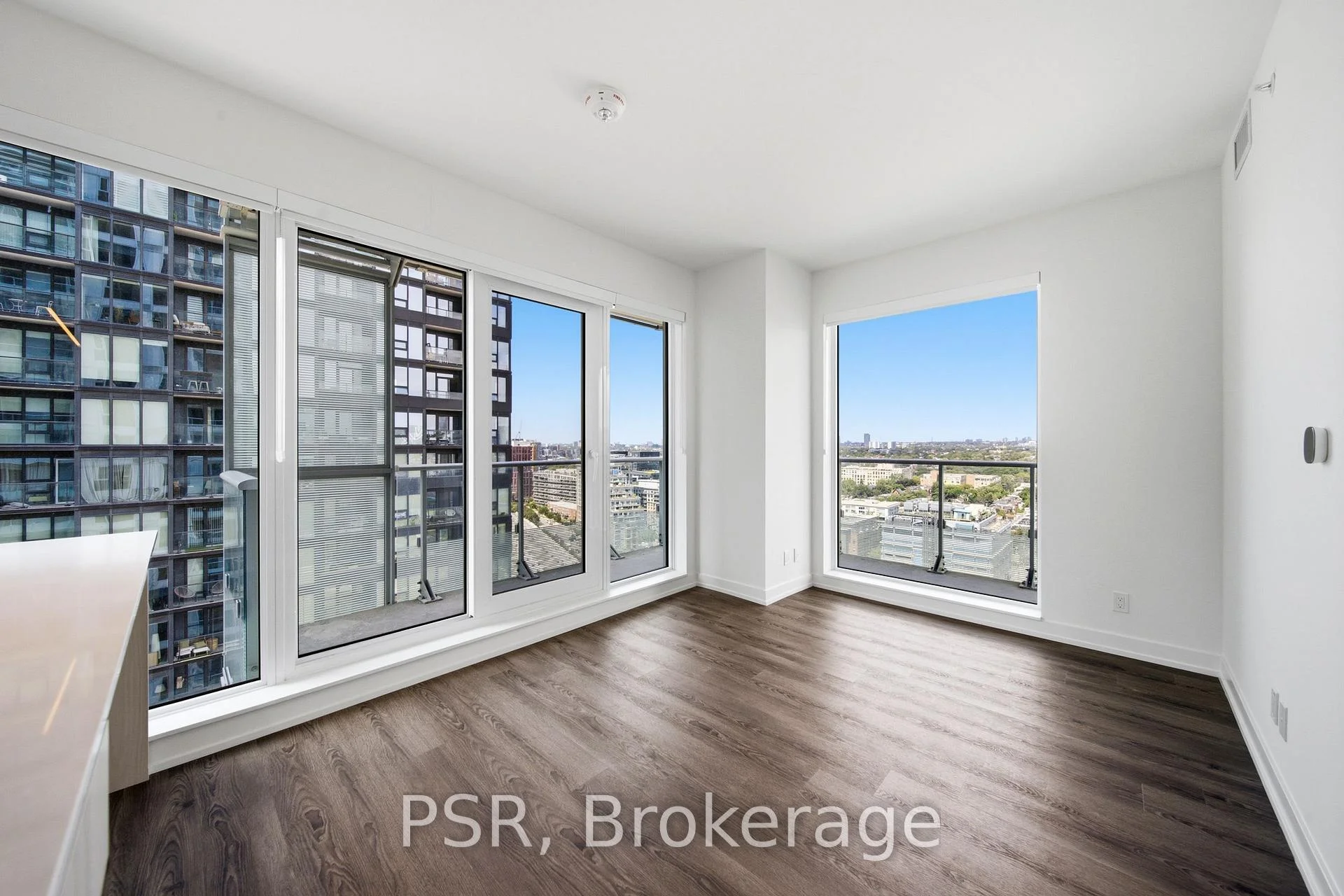 Photo 4 of Unit 1903, 70 Ordnance Street, Toronto, Niagara — HOMEH