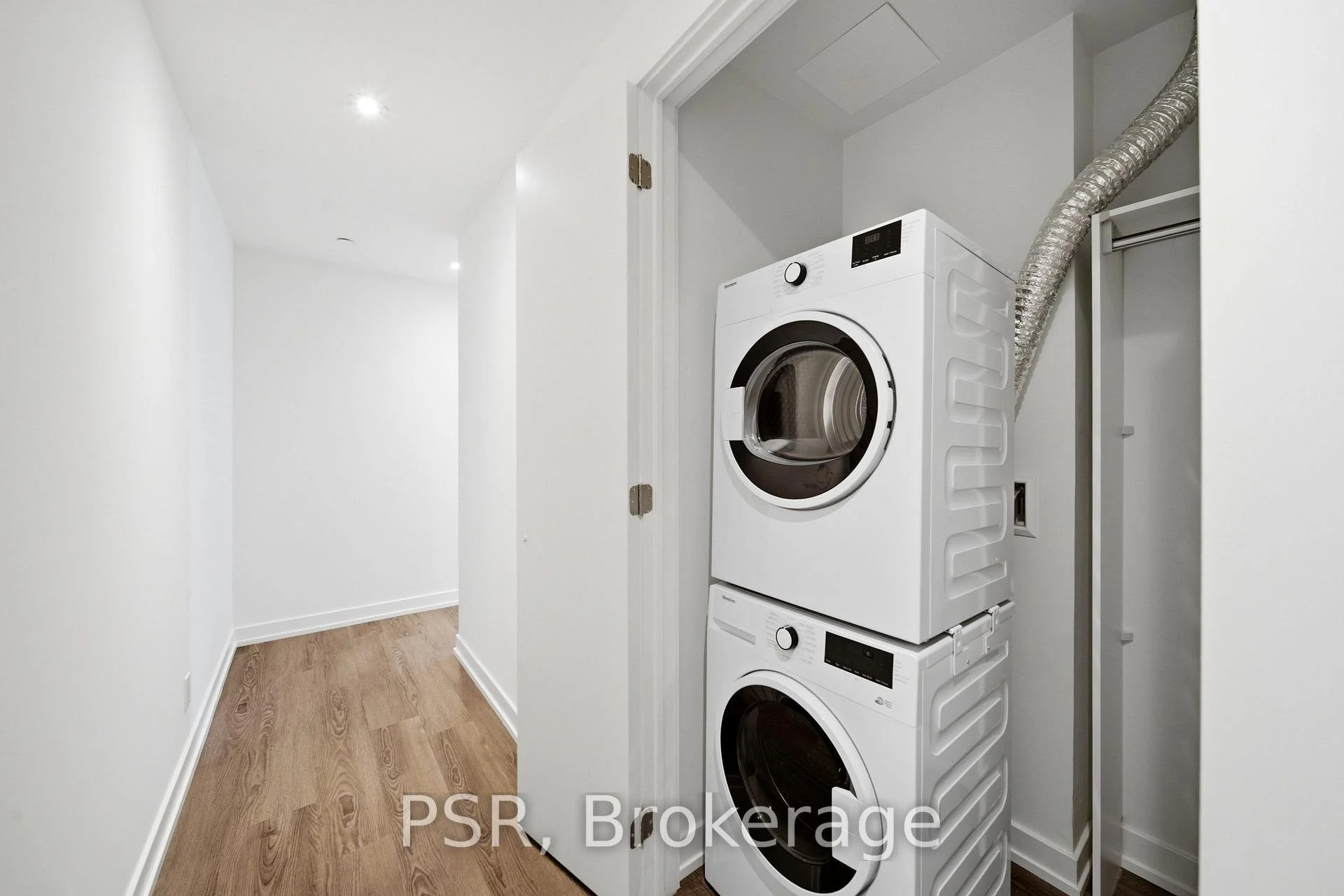 Photo 17 of Unit 1903, 70 Ordnance Street, Toronto, Niagara — HOMEH