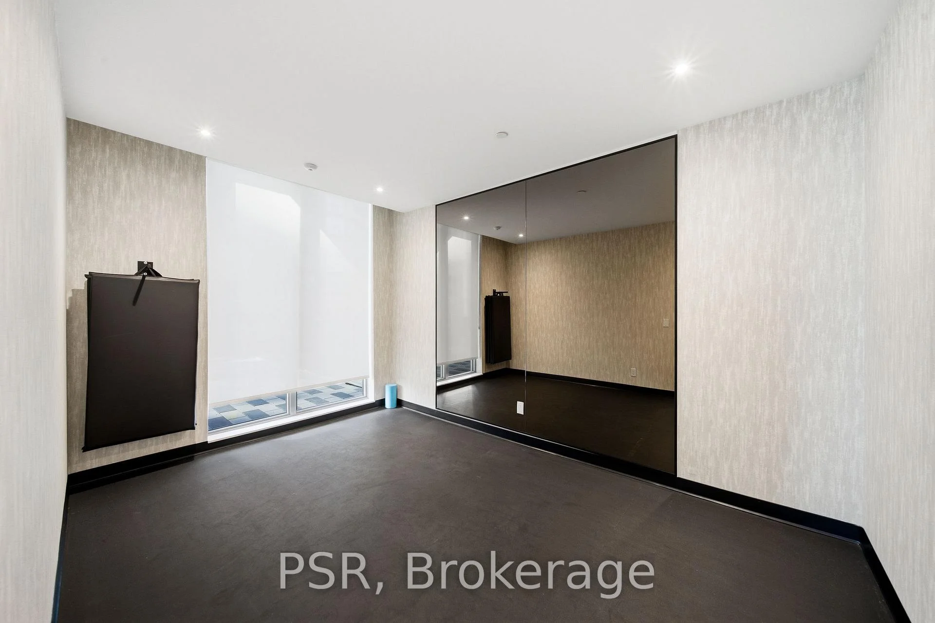 Photo 29 of Unit 1903, 70 Ordnance Street, Toronto, Niagara — HOMEH
