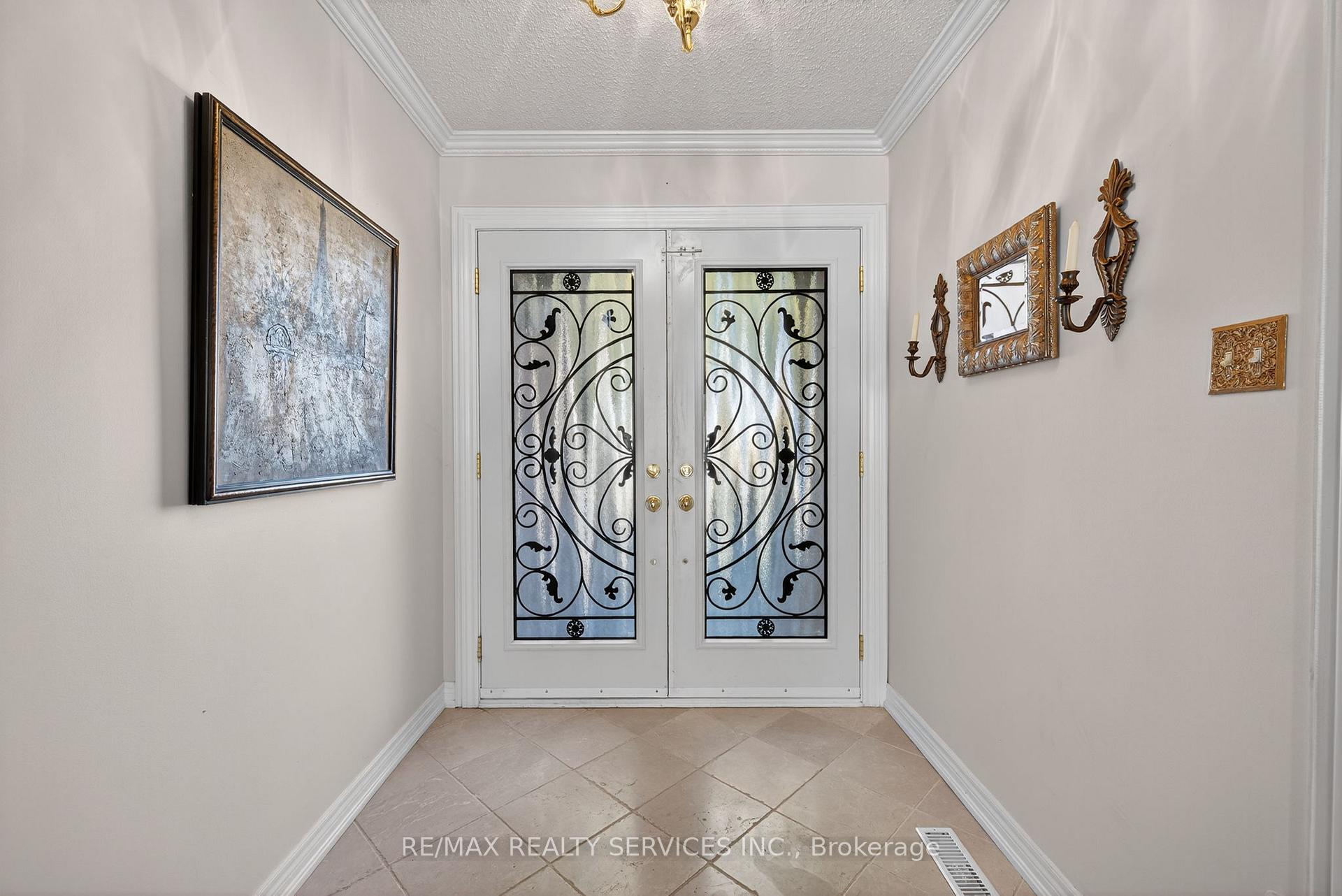 Photo 4 of 124 Royal Valley Drive, Caledon, Rural Caledon — HOMEH
