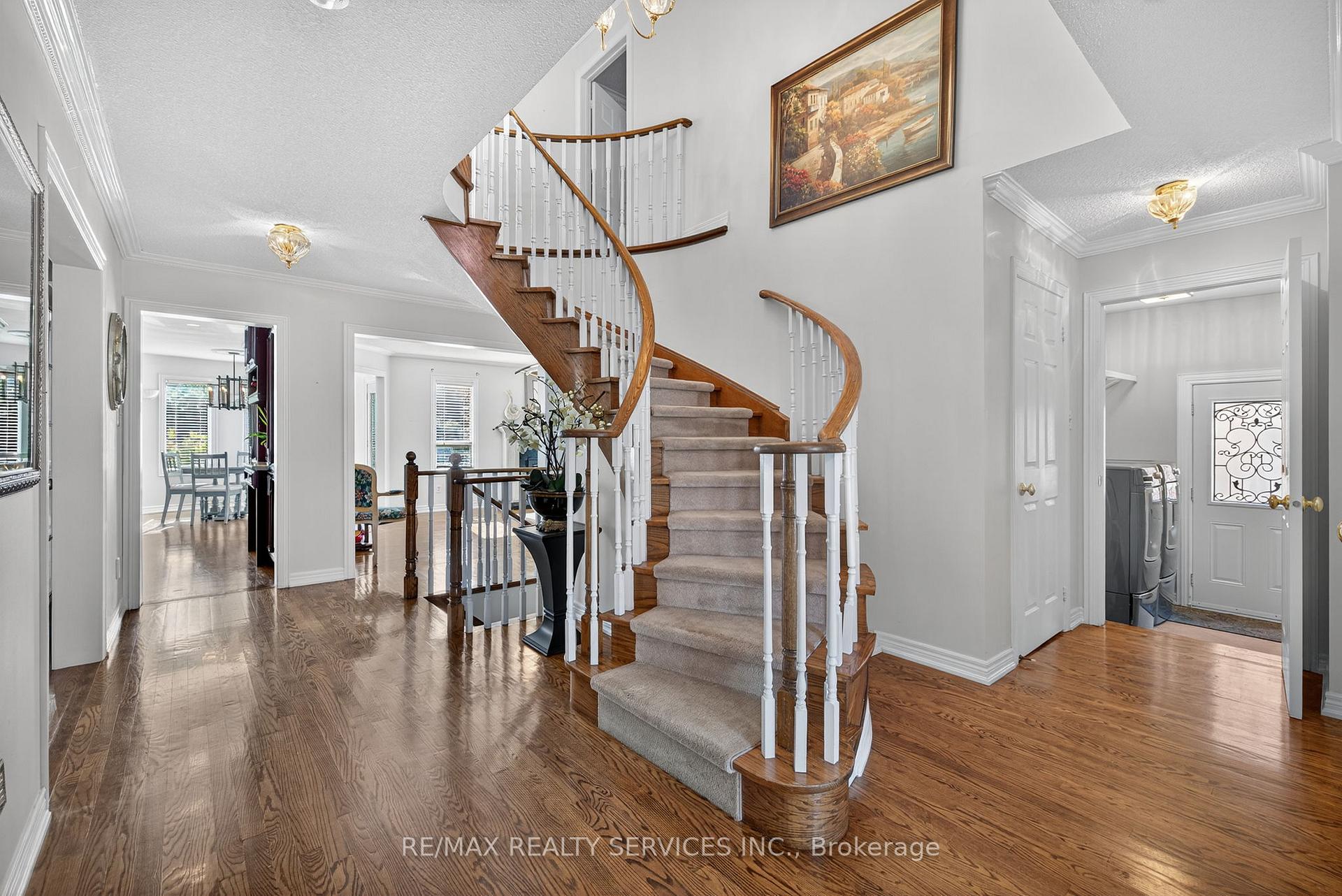 Photo 5 of 124 Royal Valley Drive, Caledon, Rural Caledon — HOMEH