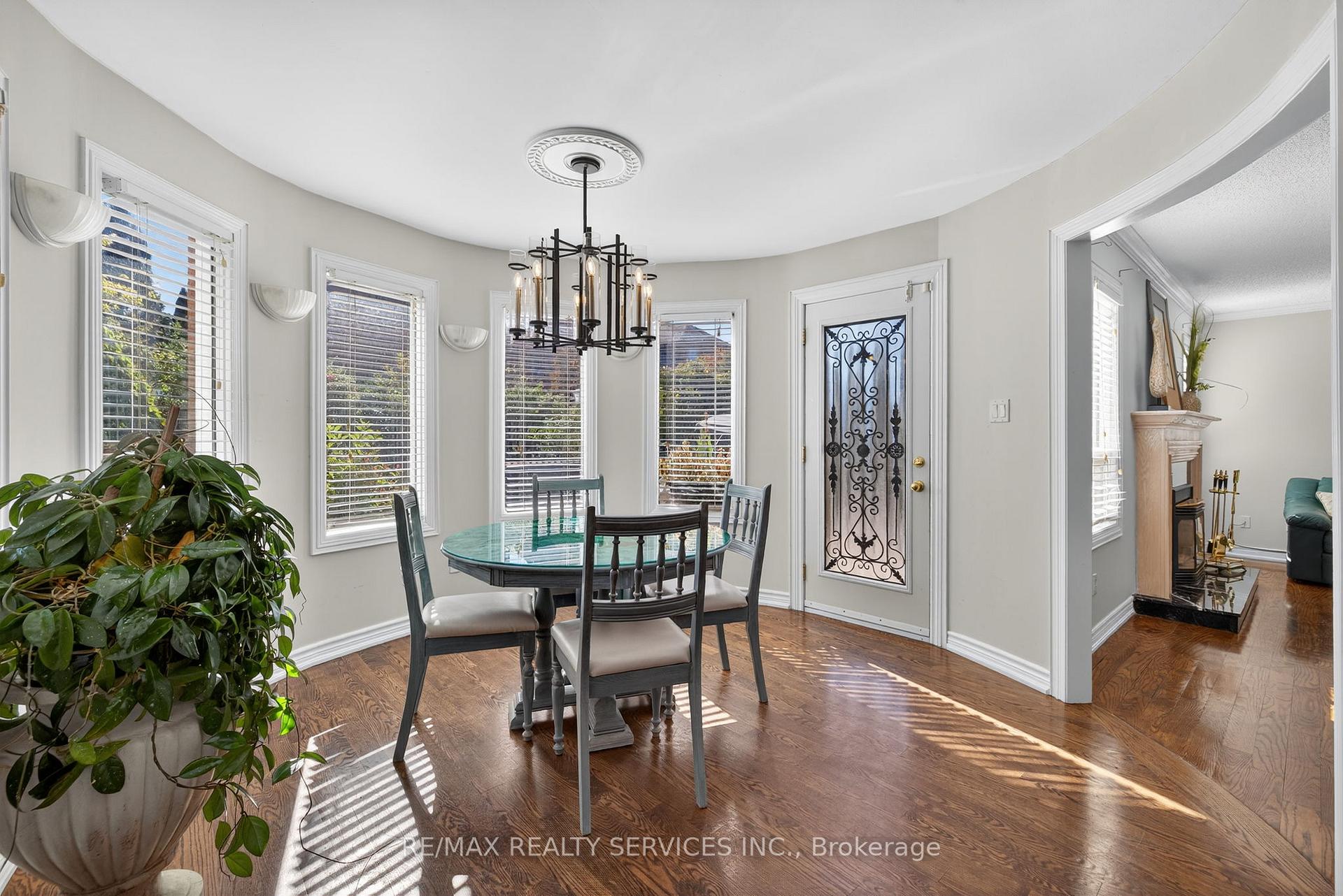 Photo 11 of 124 Royal Valley Drive, Caledon, Rural Caledon — HOMEH