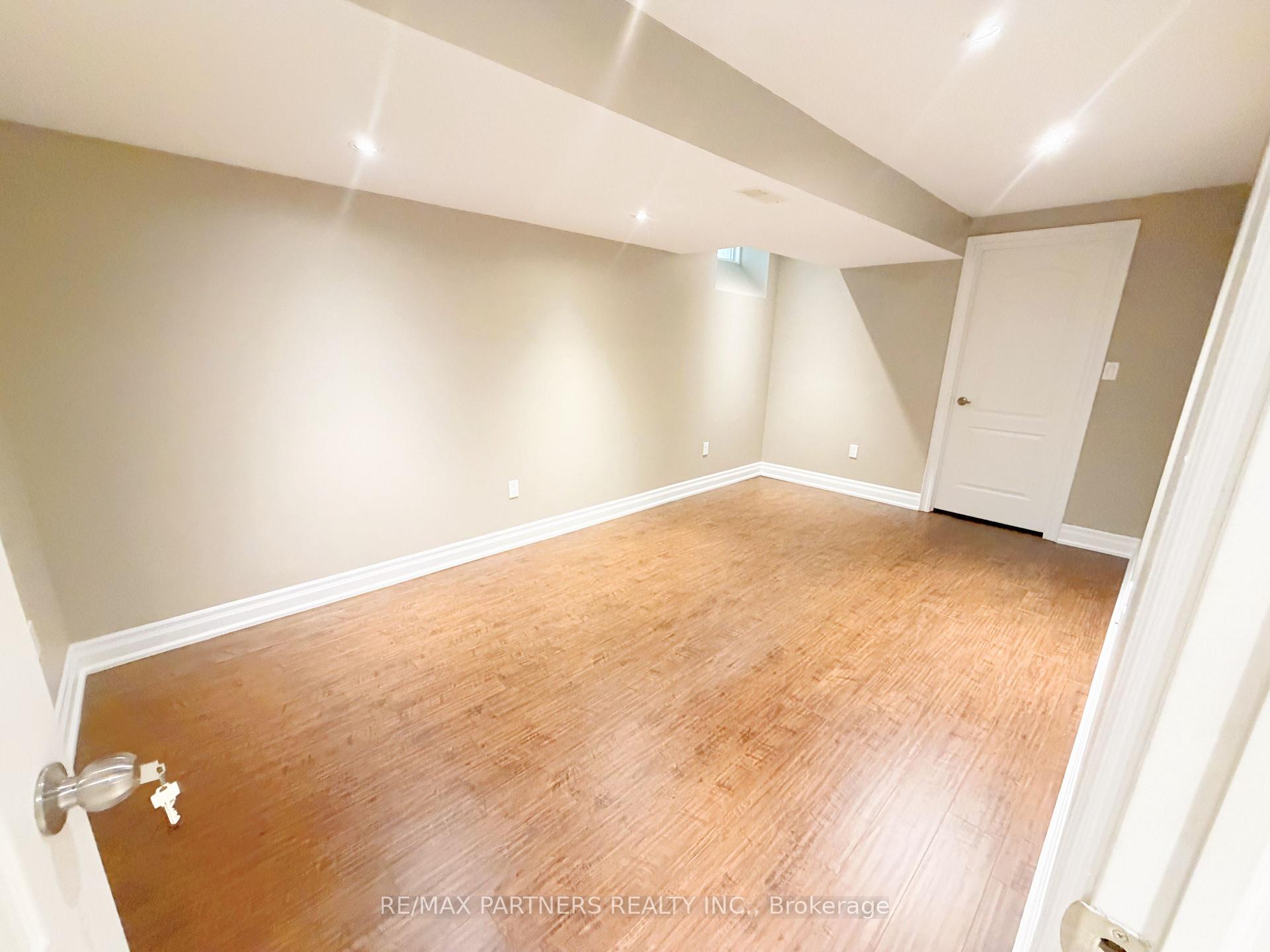 Photo 35 of 46 Barnstone Drive, Markham, Wismer — HOMEH