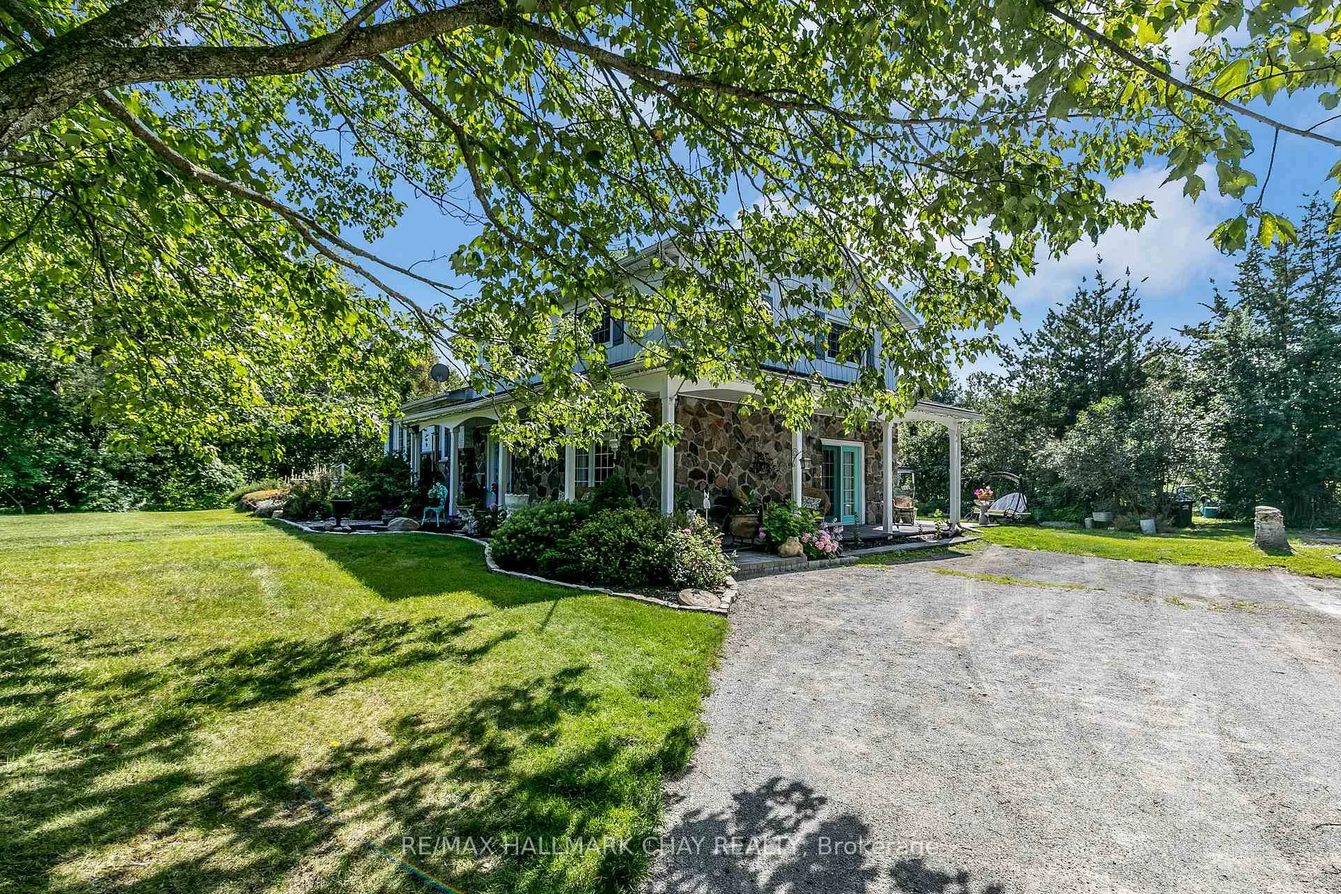 Photo 3 of 2230 Spring Street, Innisfil, Alcona — HOMEH