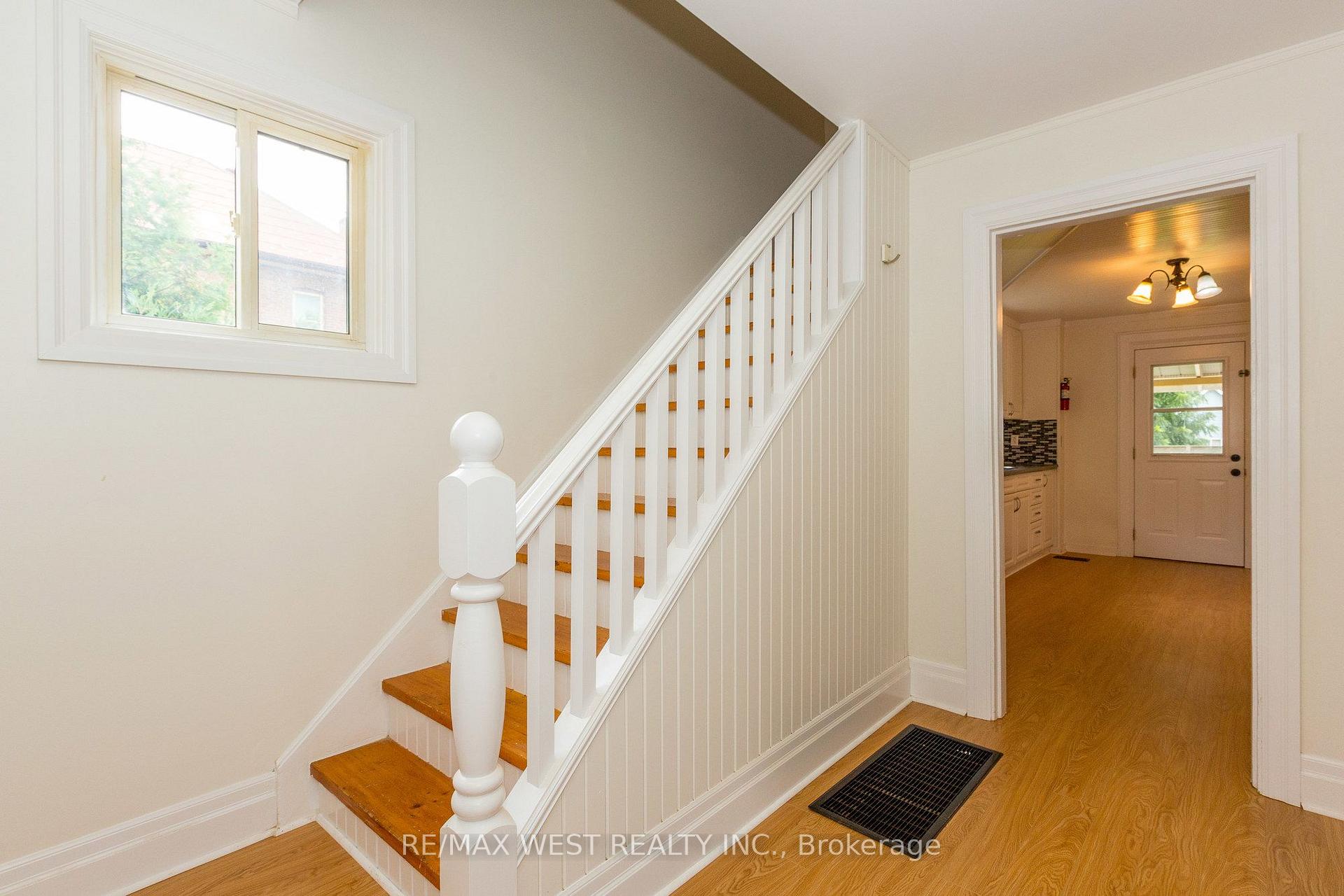 Photo 5 of 175 Wellington Street W, New Tecumseth, Alliston — HOMEH