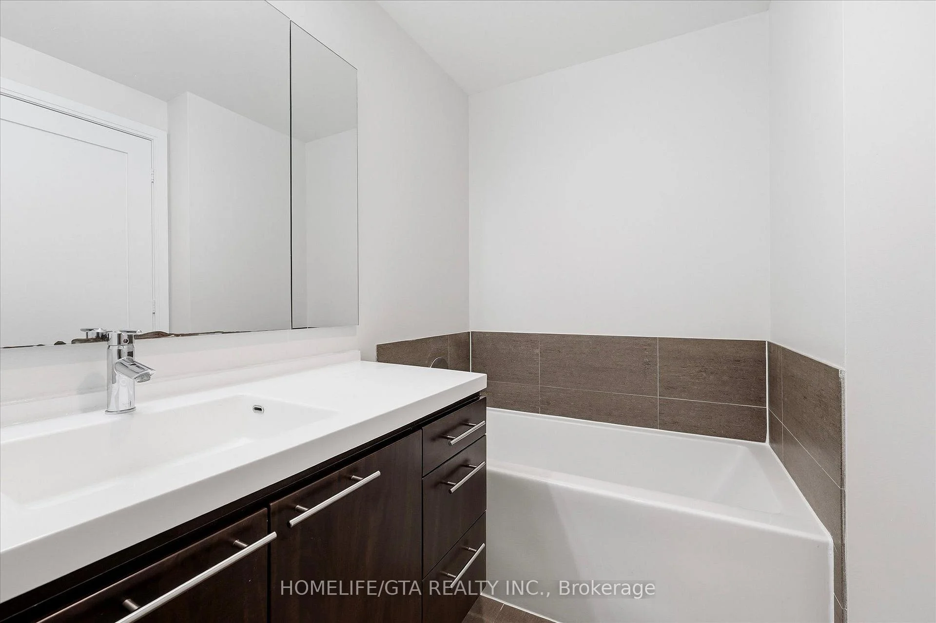 Photo 42 of Unit 1102, 25 Broadway Avenue, Toronto, Mount Pleasant West — HOMEH