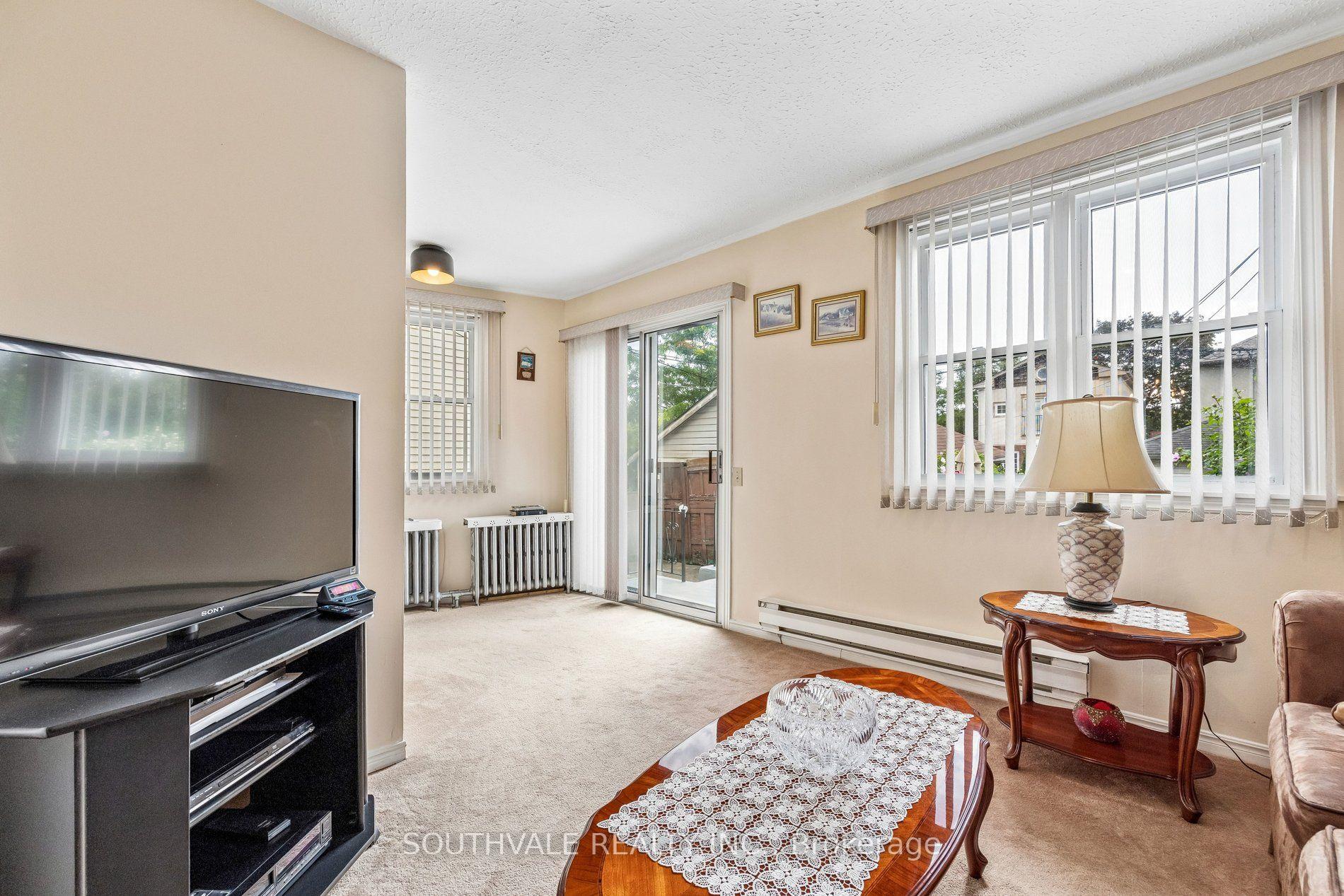 Photo 13 of 67 Kings Park Boulevard, Toronto, Danforth Village-East York — HOMEH