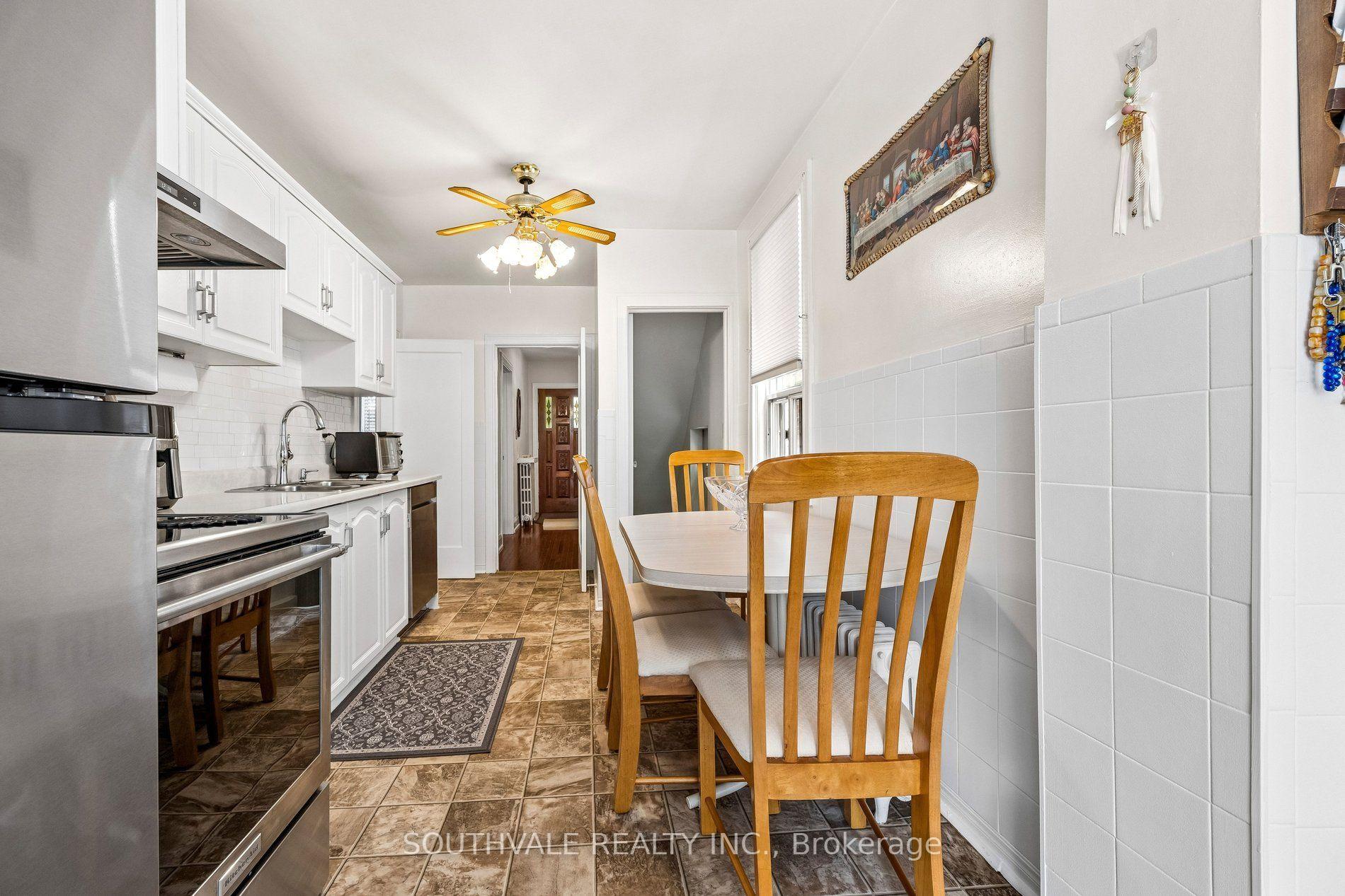 Photo 17 of 67 Kings Park Boulevard, Toronto, Danforth Village-East York — HOMEH