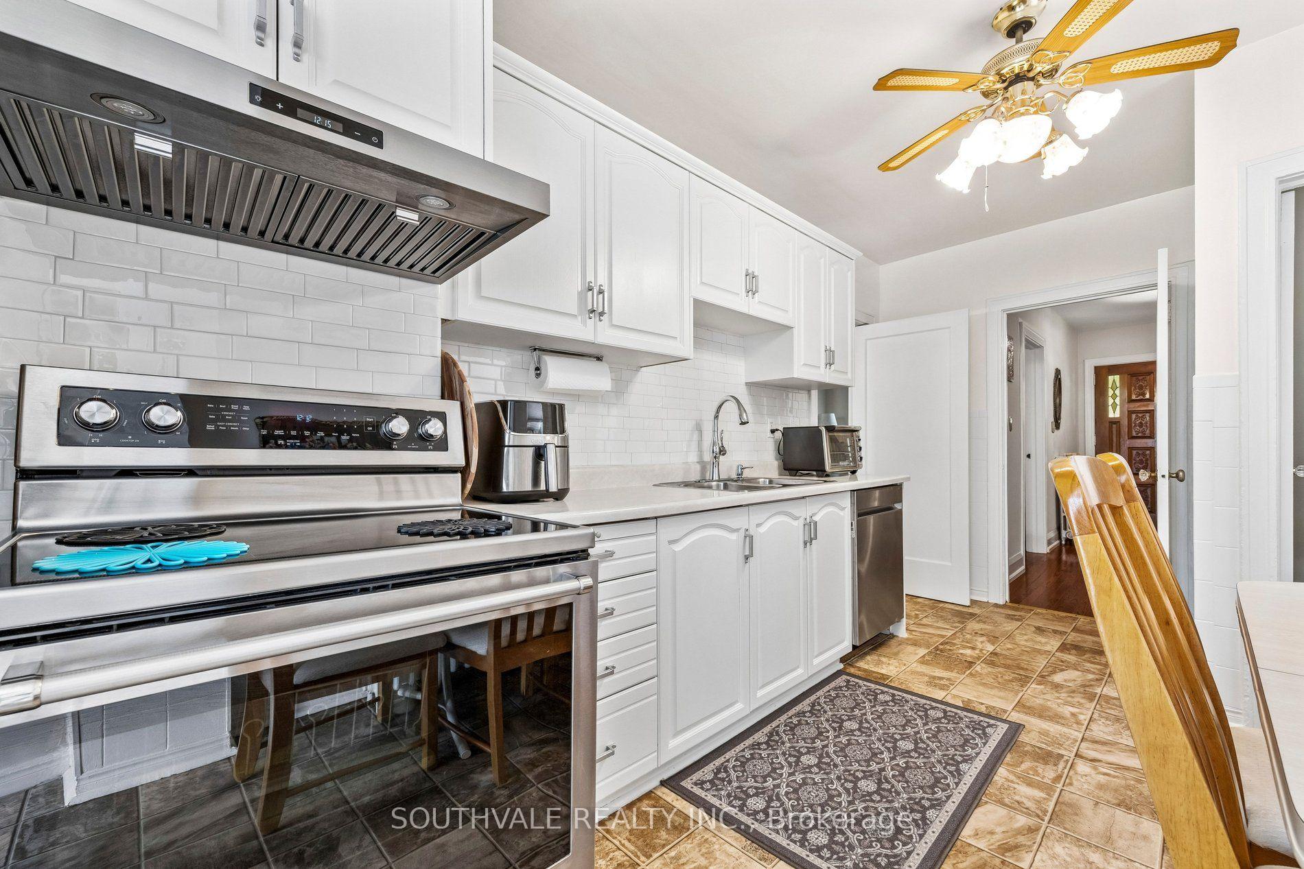 Photo 18 of 67 Kings Park Boulevard, Toronto, Danforth Village-East York — HOMEH
