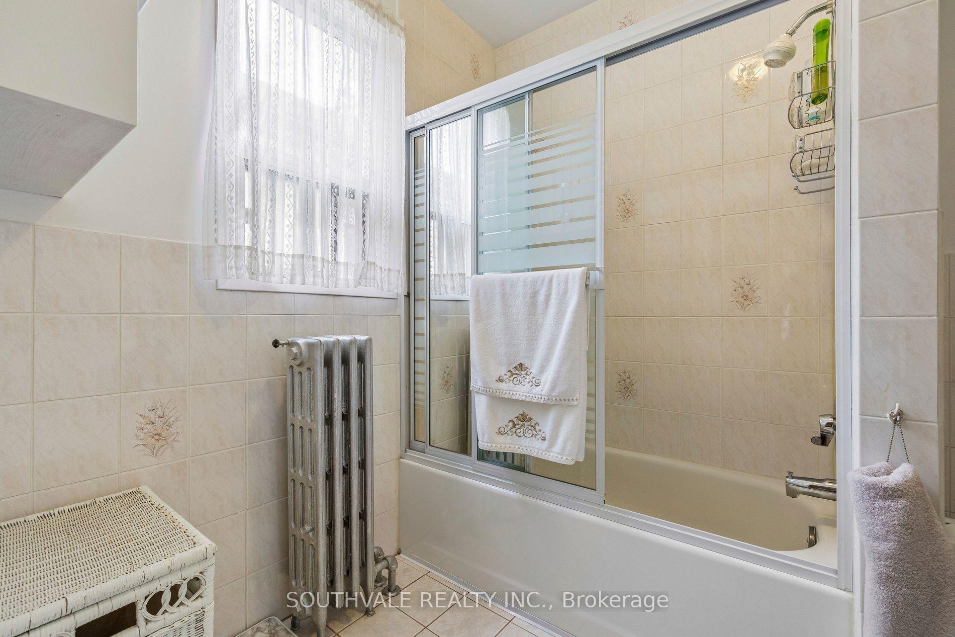 Photo 23 of 67 Kings Park Boulevard, Toronto, Danforth Village-East York — HOMEH