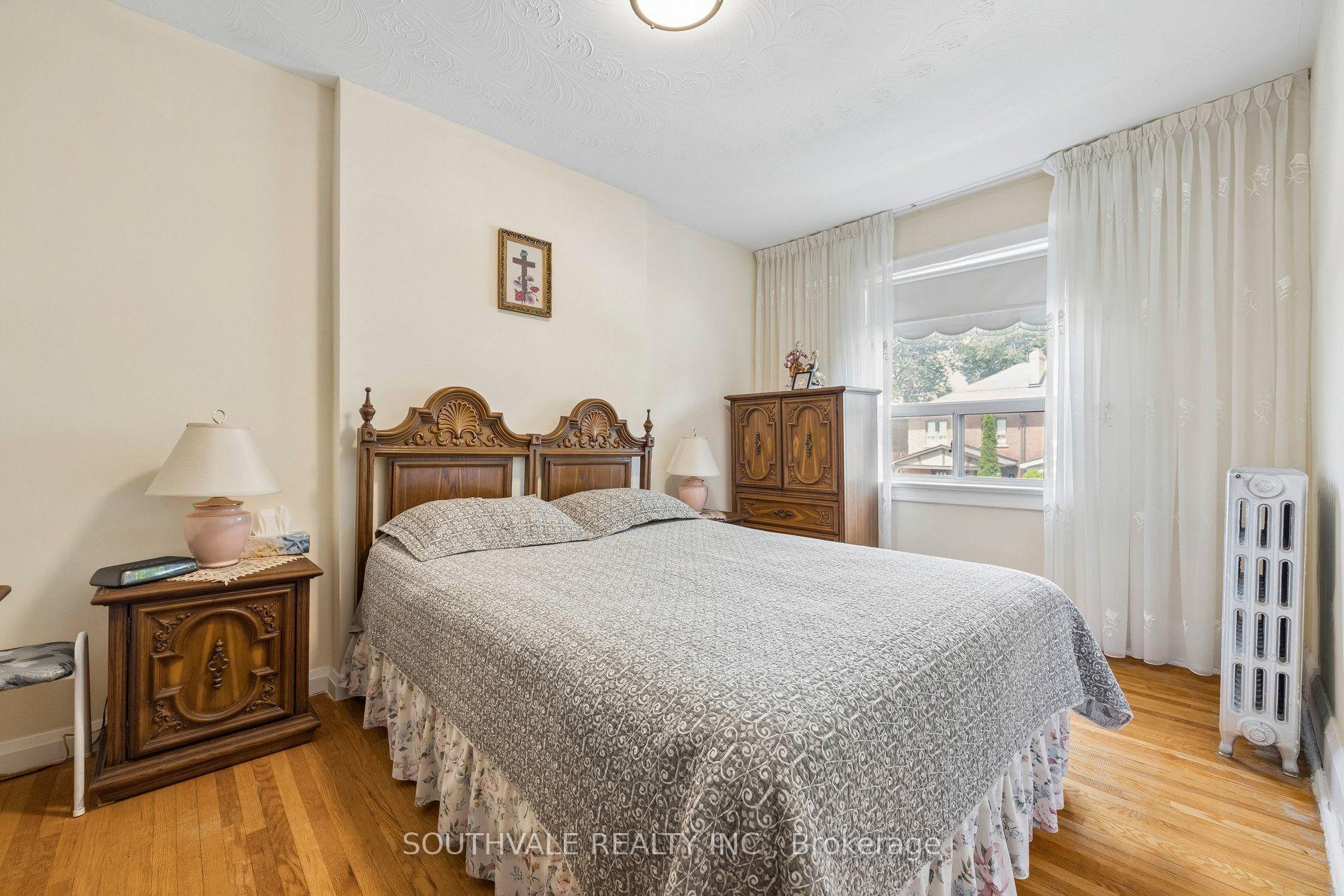 Photo 26 of 67 Kings Park Boulevard, Toronto, Danforth Village-East York — HOMEH