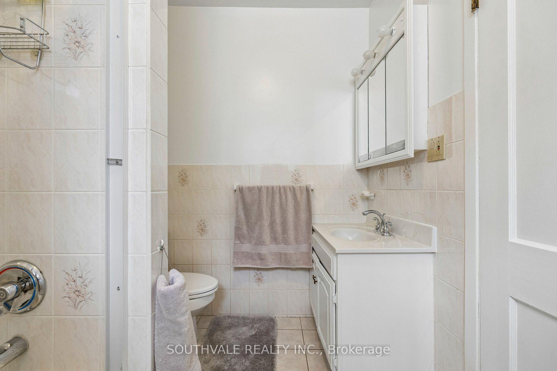 Photo 32 of 67 Kings Park Boulevard, Toronto, Danforth Village-East York — HOMEH