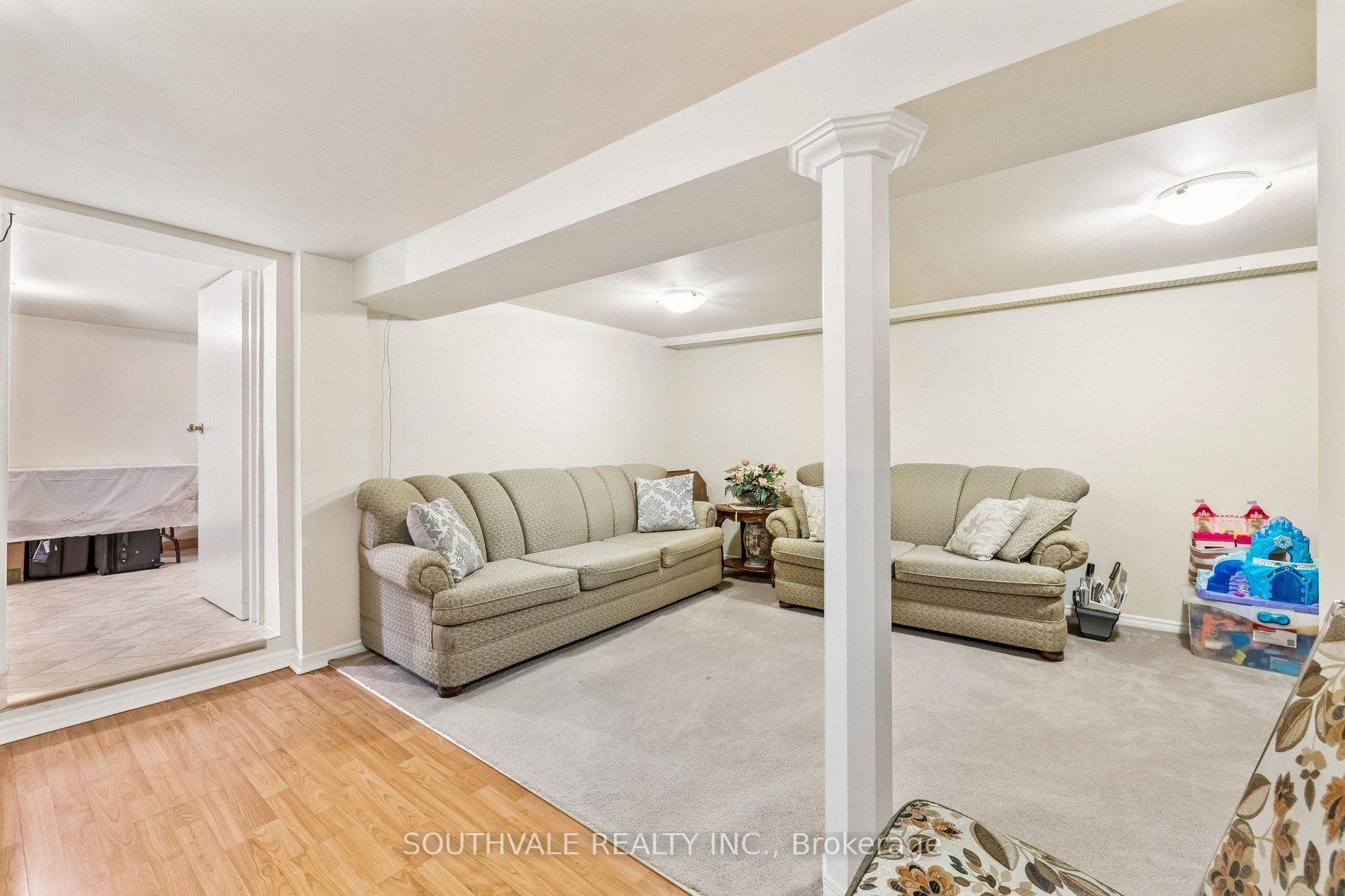 Photo 36 of 67 Kings Park Boulevard, Toronto, Danforth Village-East York — HOMEH