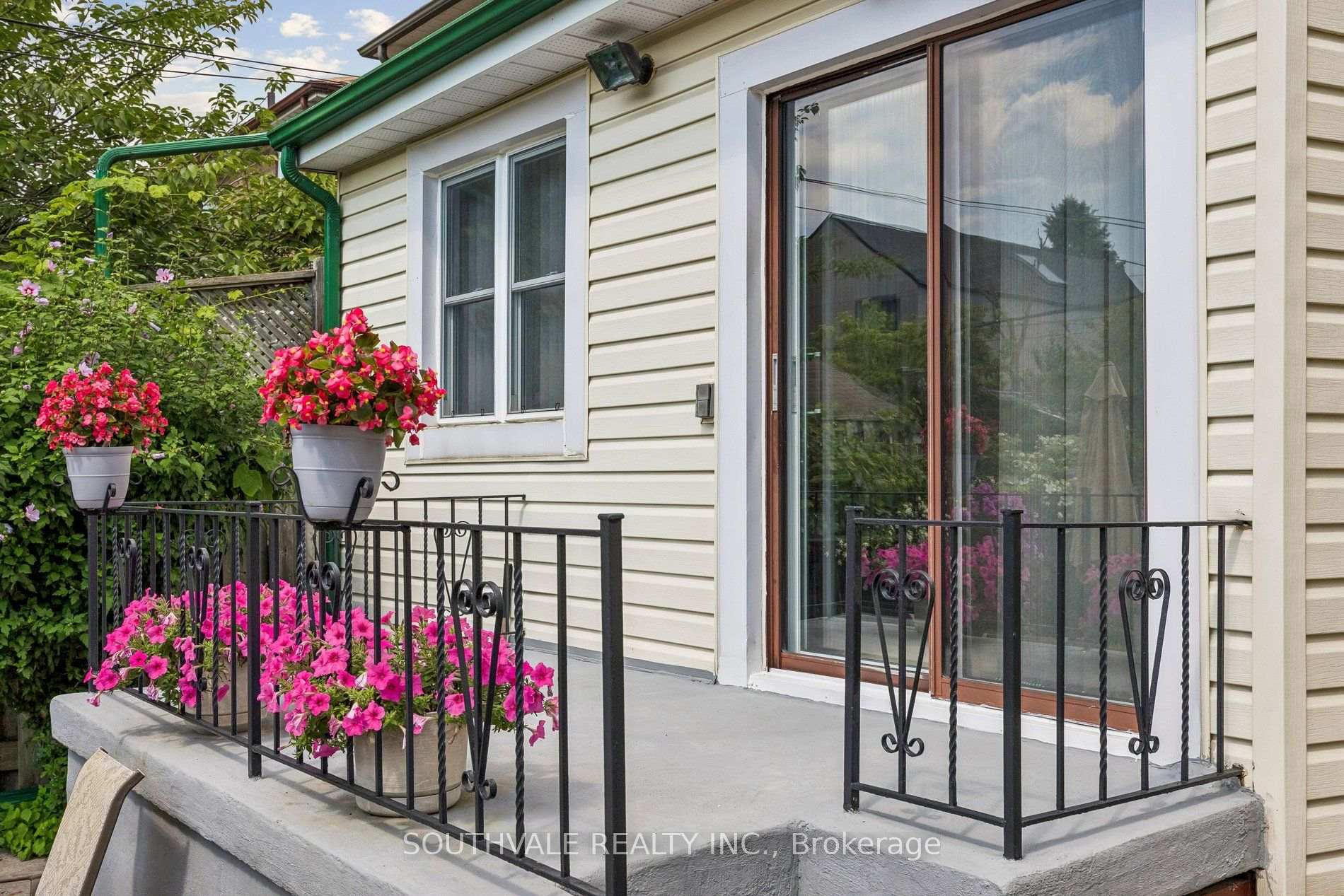 Photo 41 of 67 Kings Park Boulevard, Toronto, Danforth Village-East York — HOMEH