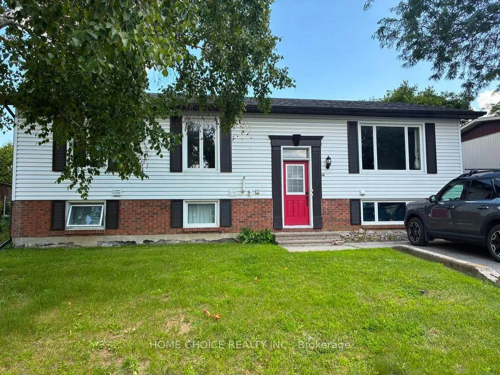 Front of Unit Unit 2 (Upper Unit), 50 Fringewood Drive