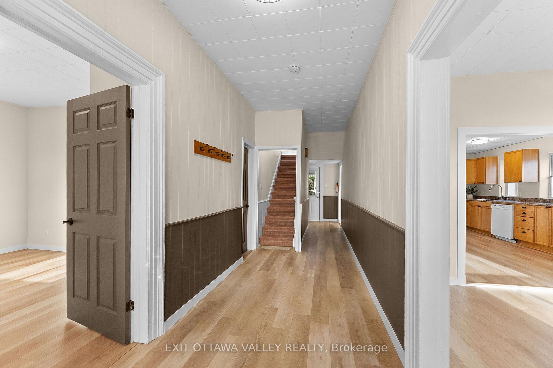Photo 5 of 164 Maple Avenue, Pembroke, Pembroke — HOMEH