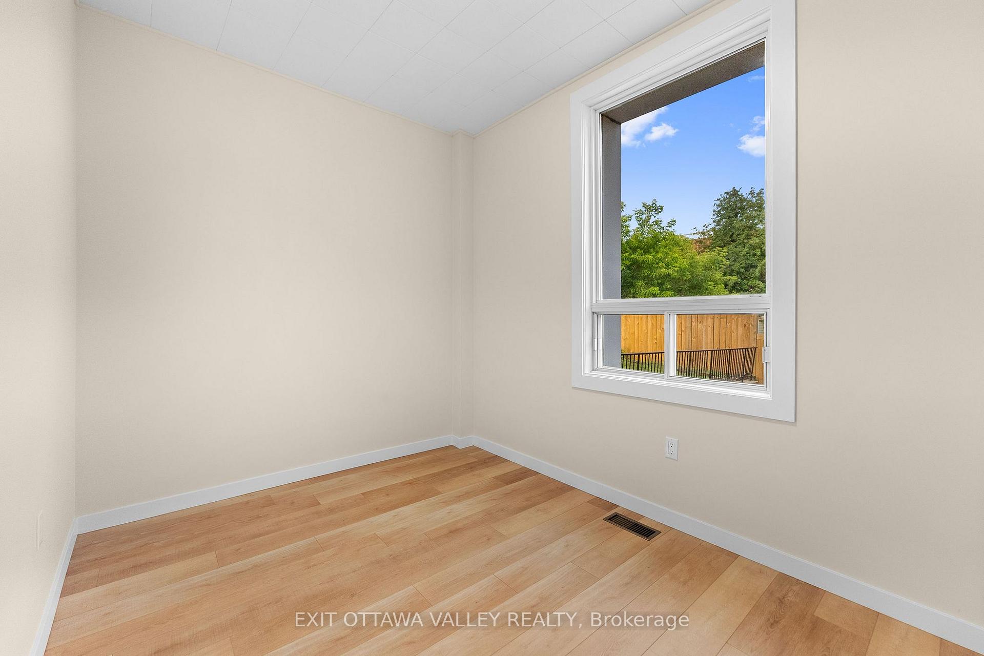 Photo 14 of 164 Maple Avenue, Pembroke, Pembroke — HOMEH