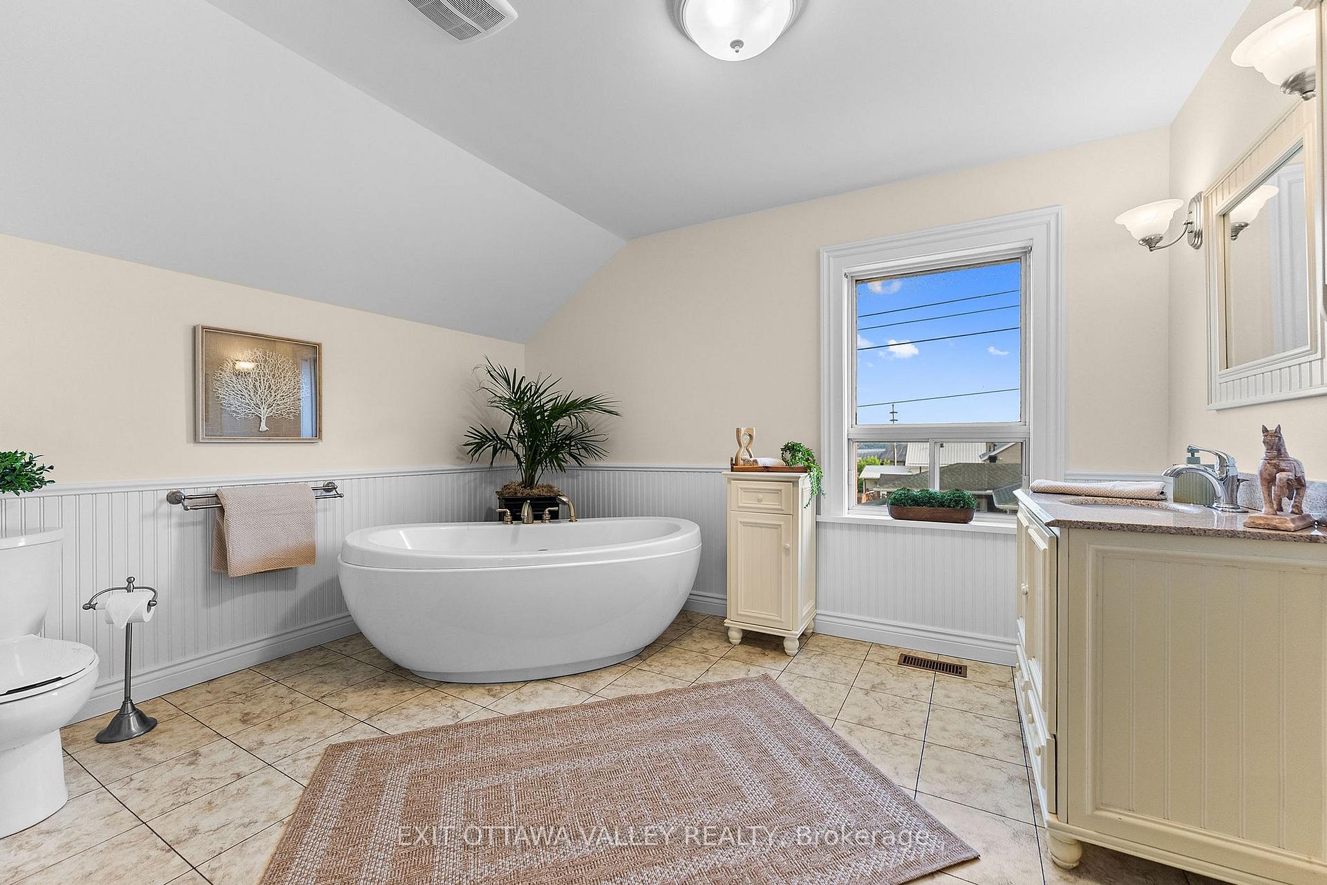 Photo 25 of 164 Maple Avenue, Pembroke, Pembroke — HOMEH