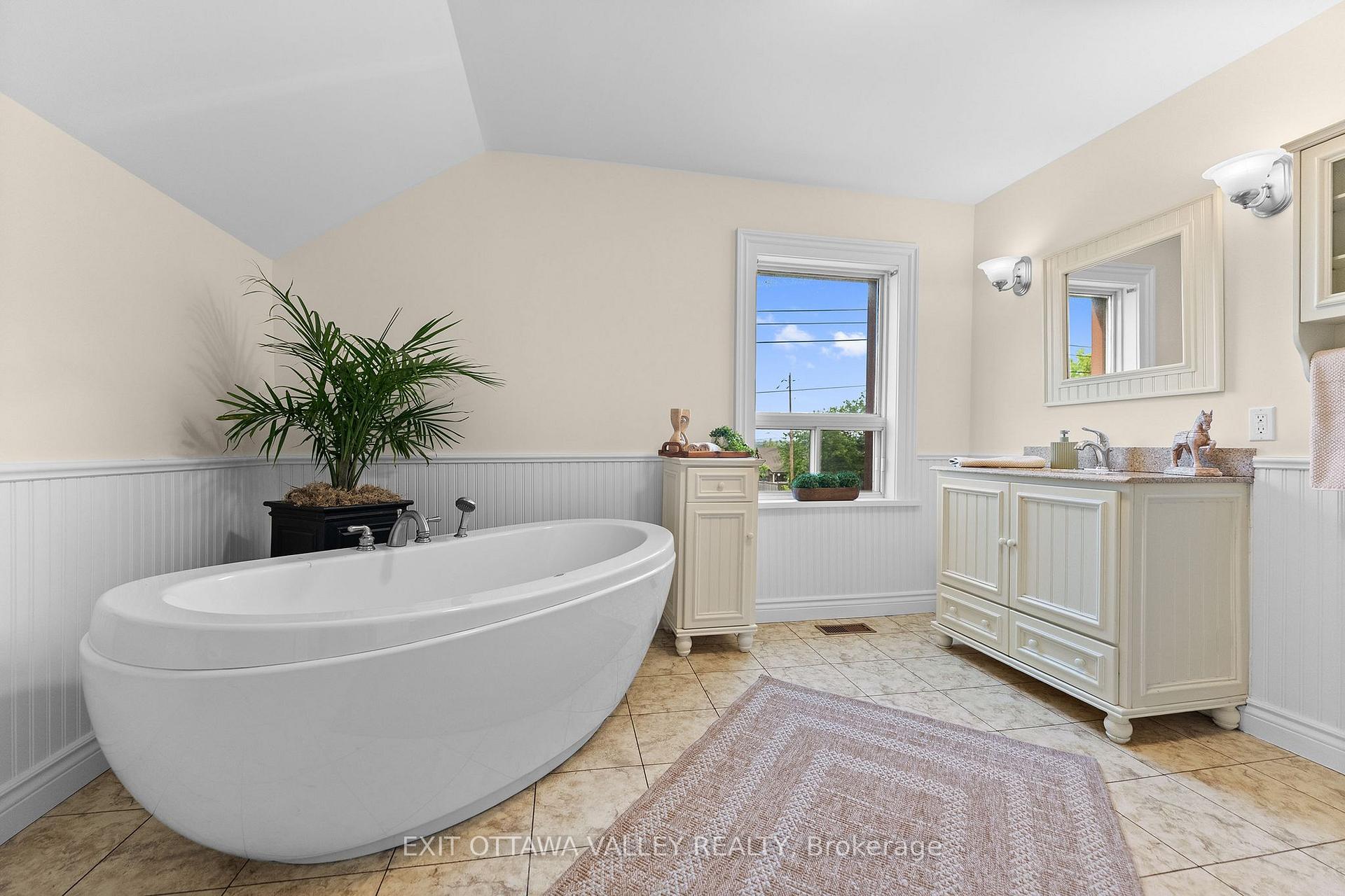 Photo 26 of 164 Maple Avenue, Pembroke, Pembroke — HOMEH