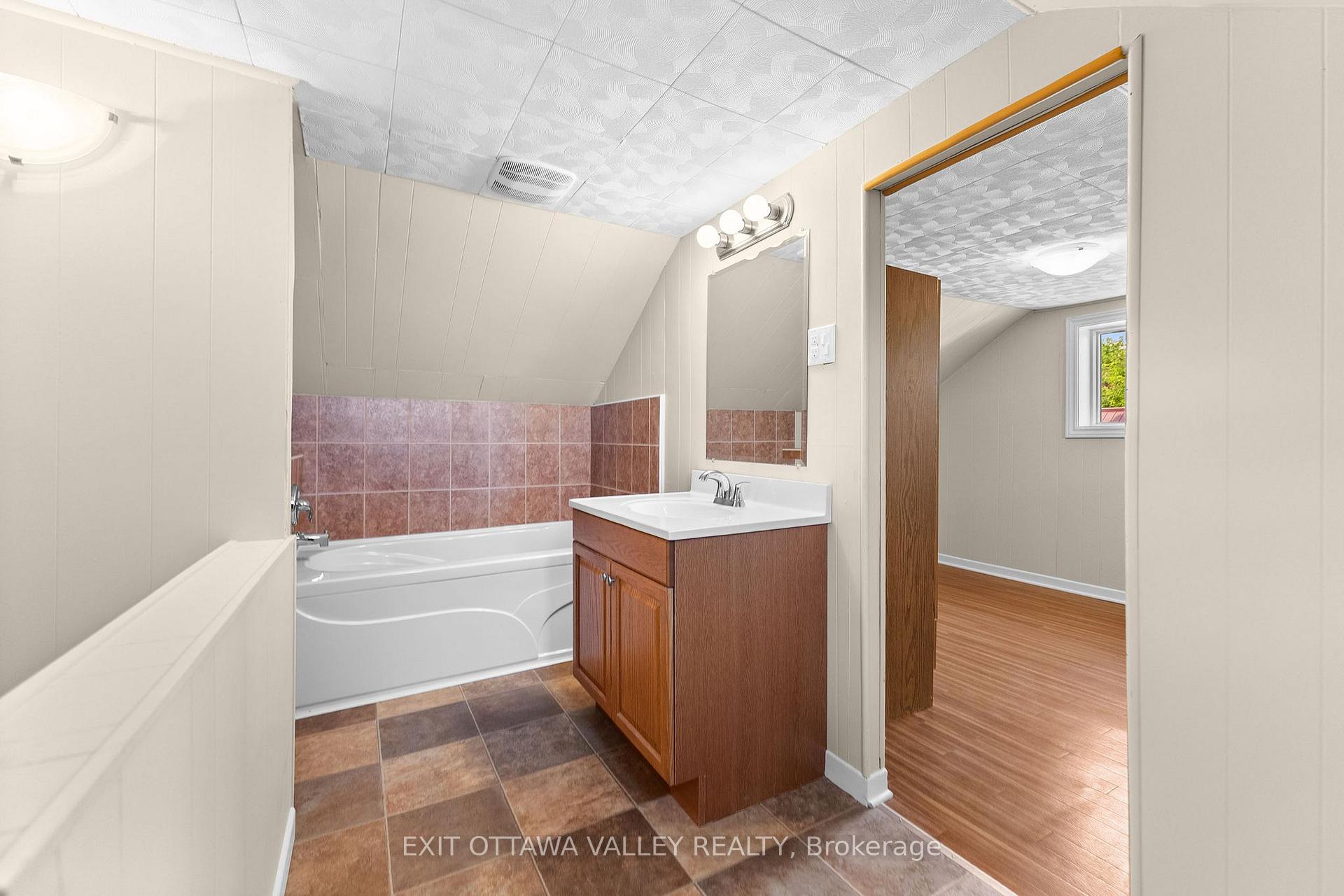 Photo 30 of 164 Maple Avenue, Pembroke, Pembroke — HOMEH