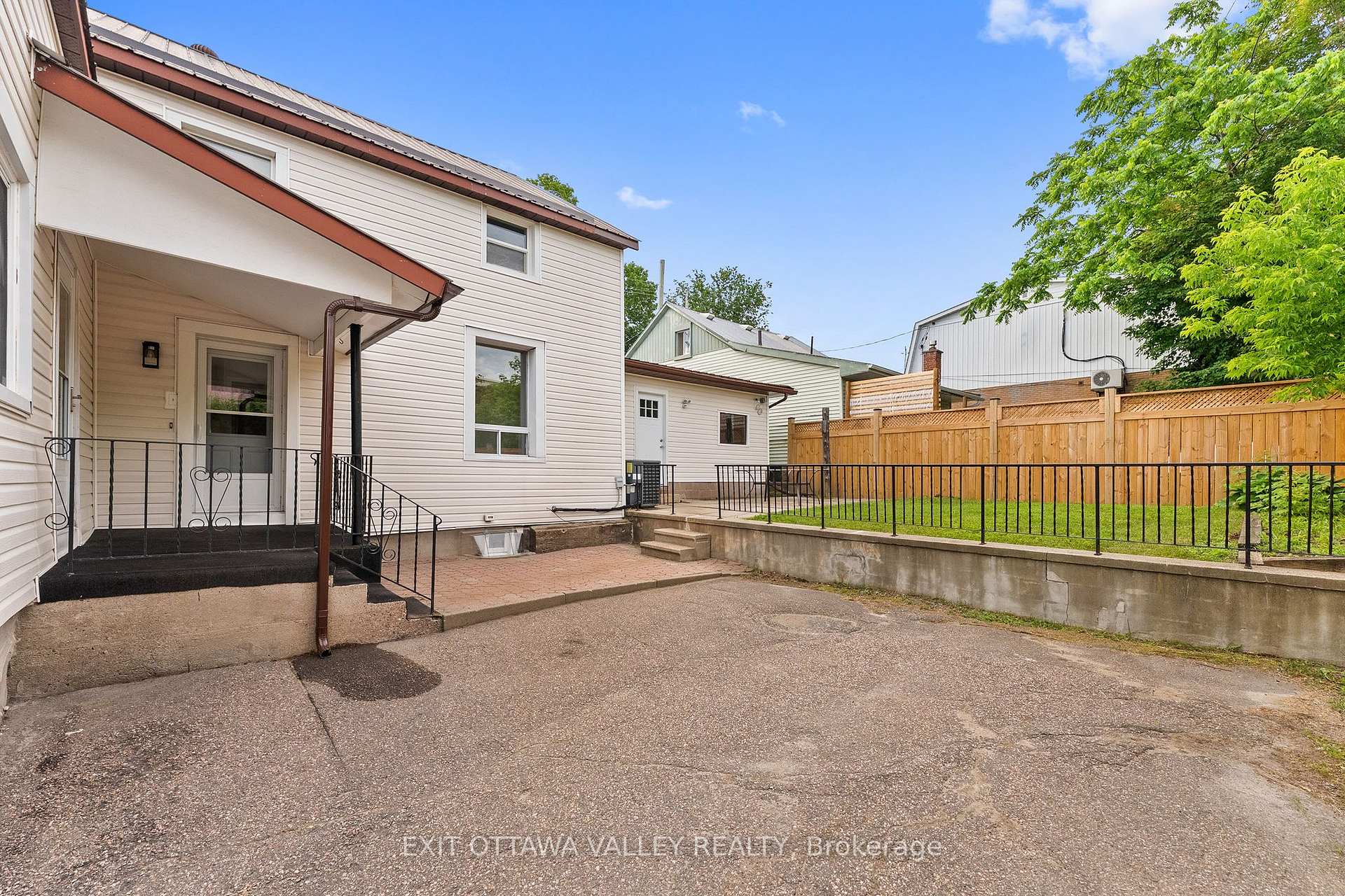 Photo 39 of 164 Maple Avenue, Pembroke, Pembroke — HOMEH