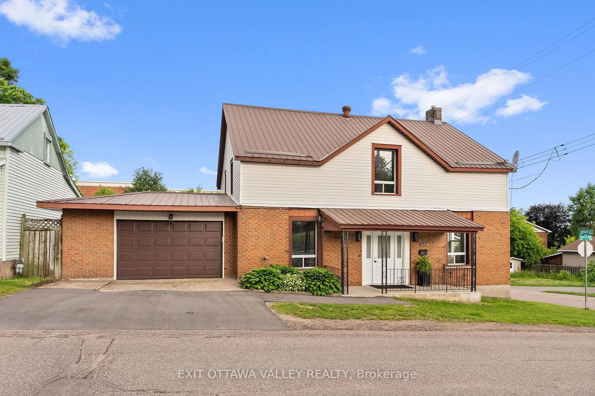 Photo 3 of 164 Maple Avenue, Pembroke, Pembroke — HOMEH
