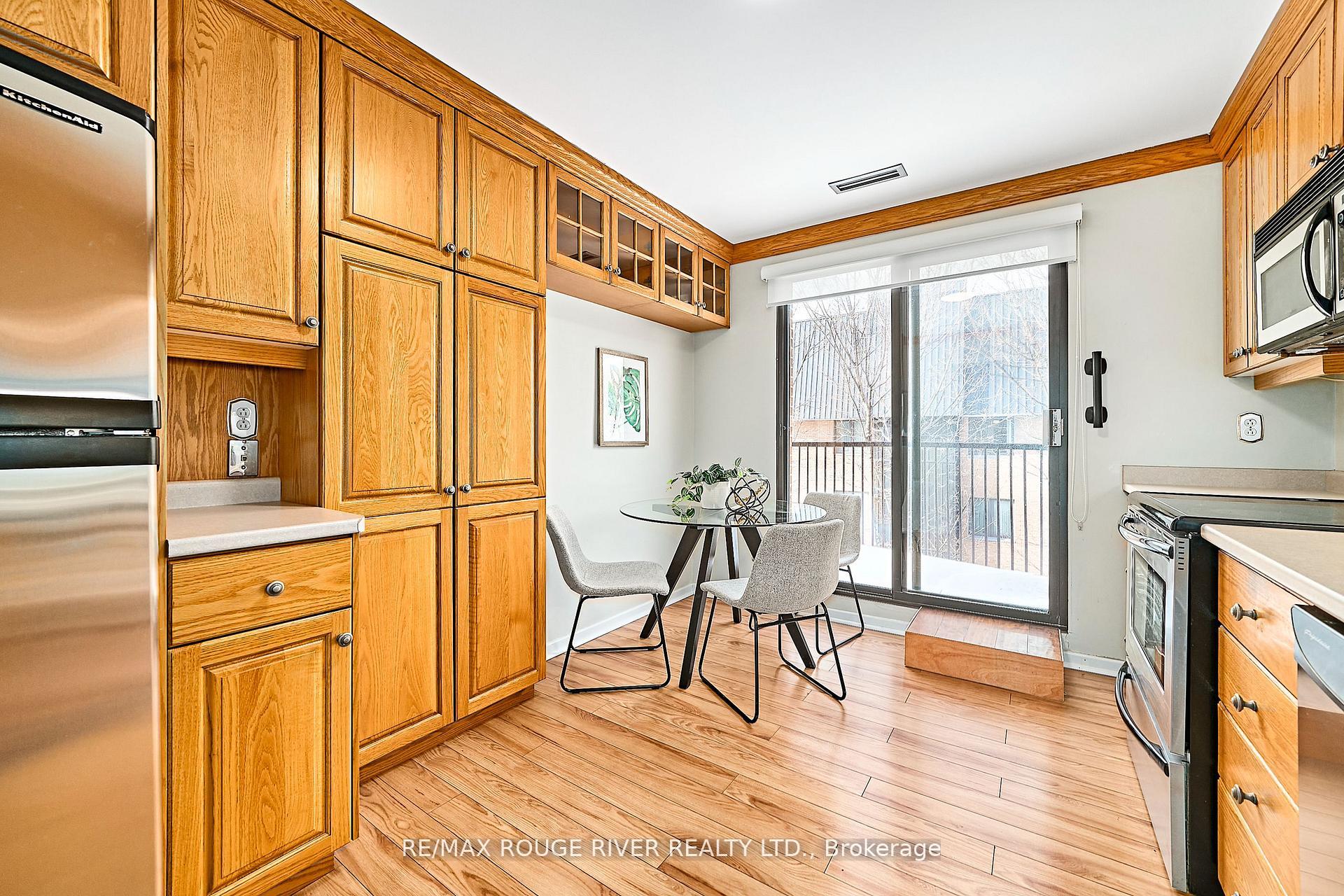 Photo 11 of Unit 401, 337 Simcoe Street, Oshawa, O'Neill — HOMEH