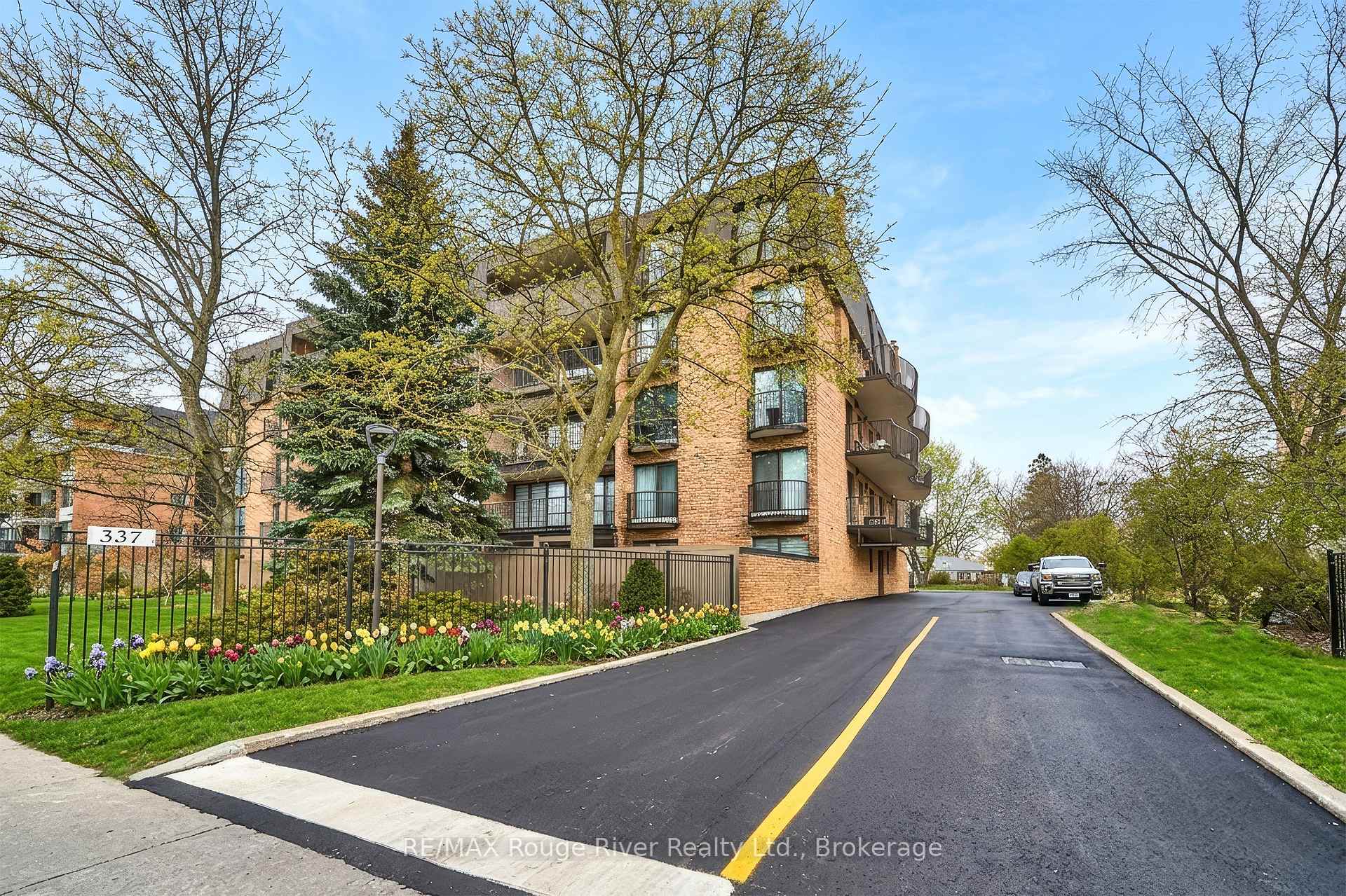 Photo 37 of Unit 401, 337 Simcoe Street, Oshawa, O'Neill — HOMEH