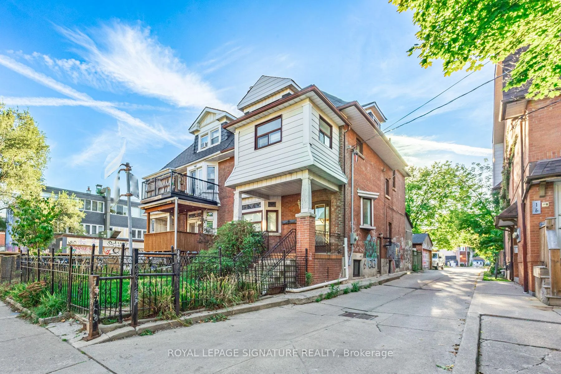 Photo 3 of Unit 1, 14 Howland Avenue, Toronto, The Annex — HOMEH