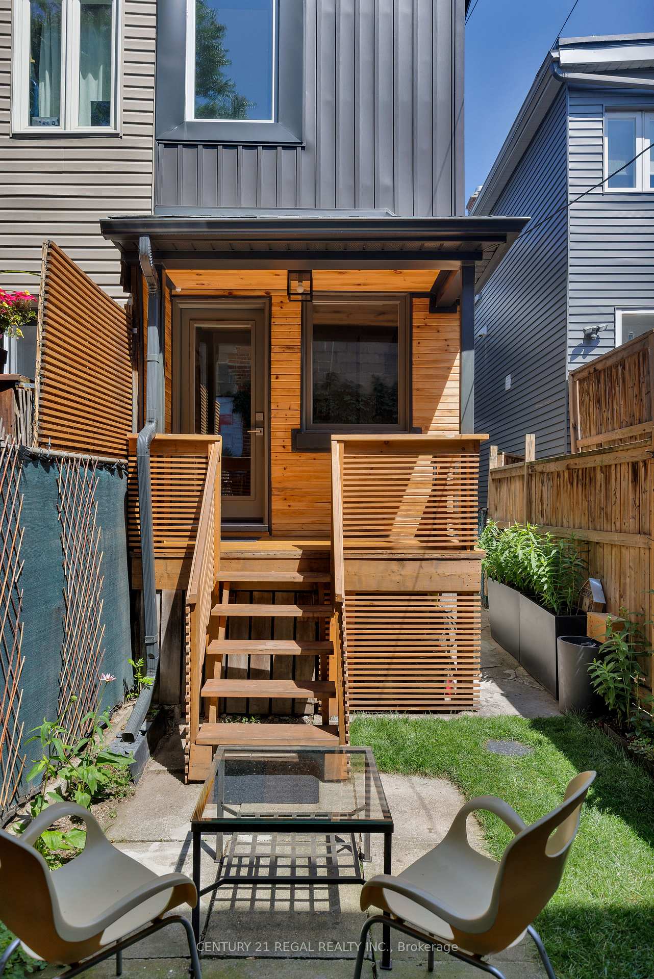 Photo 23 of 55 Shirley Street, Toronto, Little Portugal — HOMEH