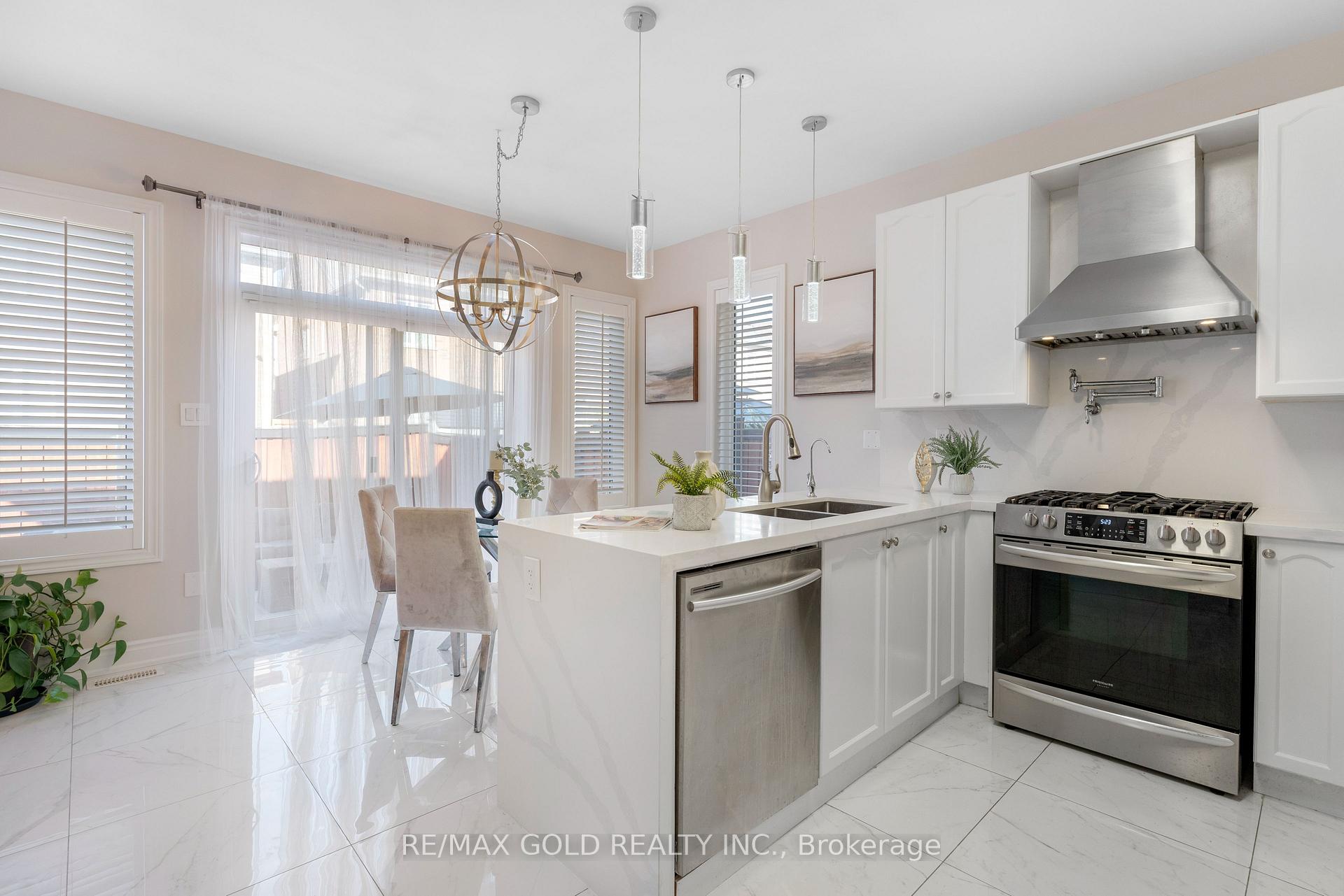 Photo 17 of 19 Bellcrest Road, Brampton, Credit Valley — HOMEH