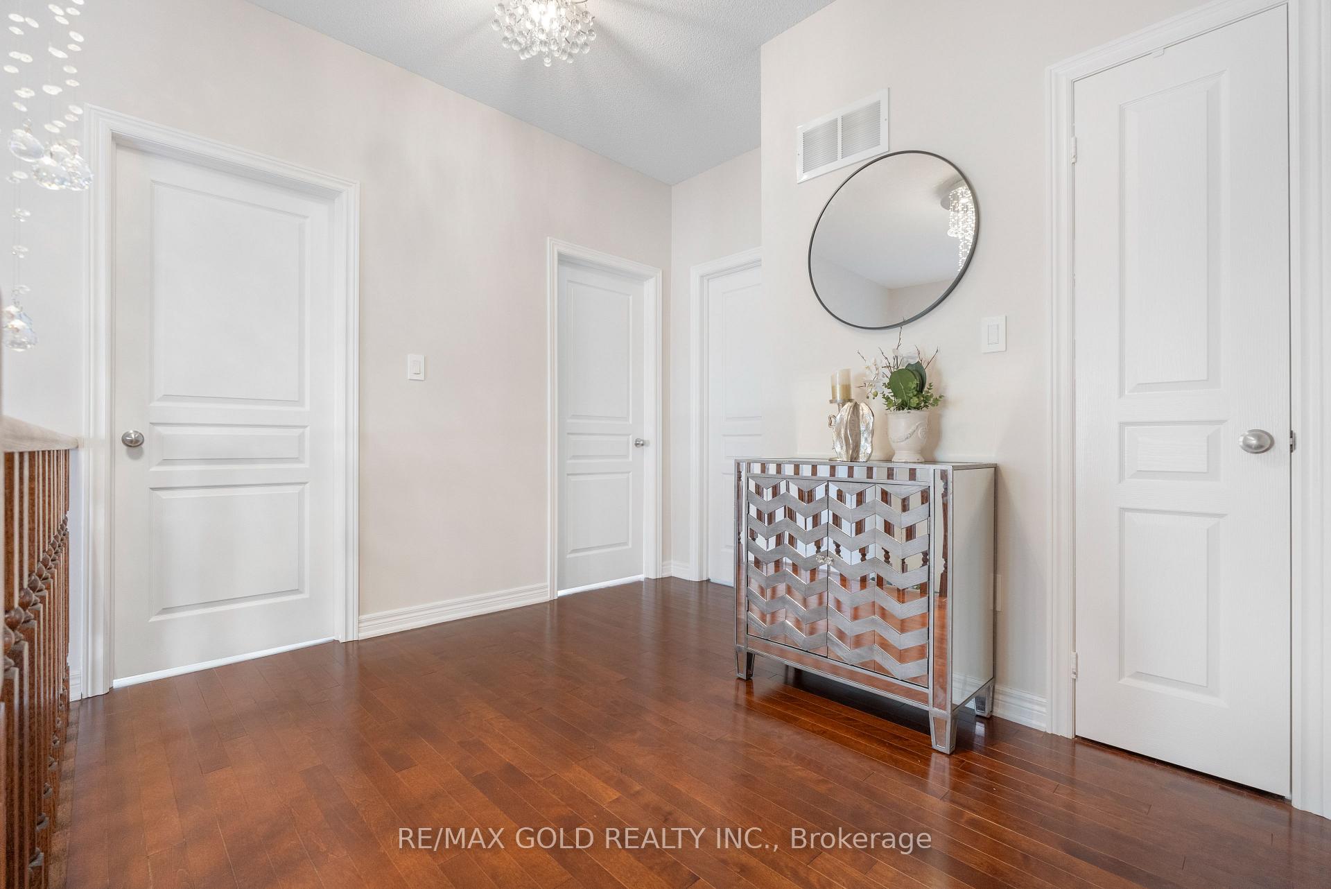 Photo 20 of 19 Bellcrest Road, Brampton, Credit Valley — HOMEH