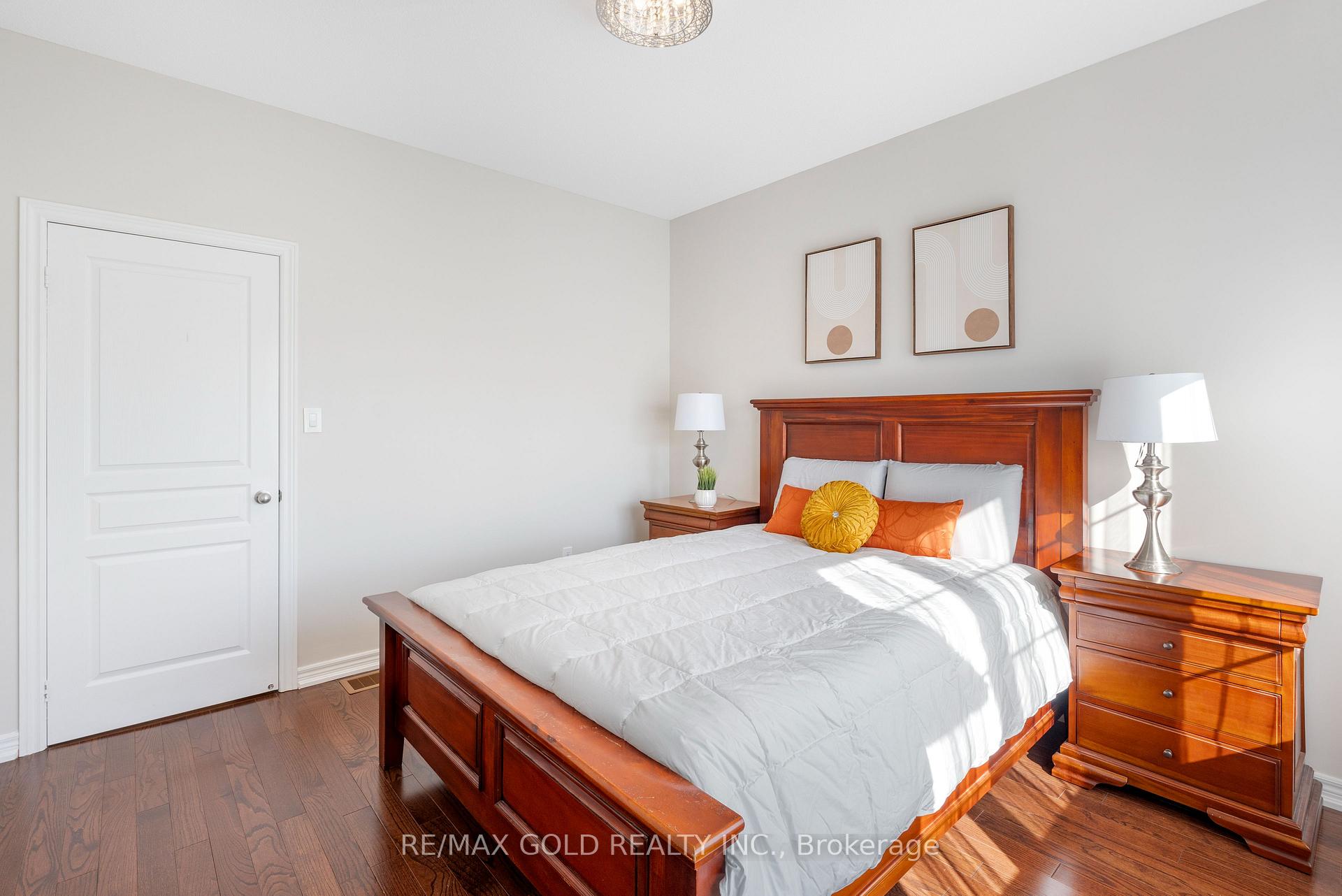 Photo 28 of 19 Bellcrest Road, Brampton, Credit Valley — HOMEH