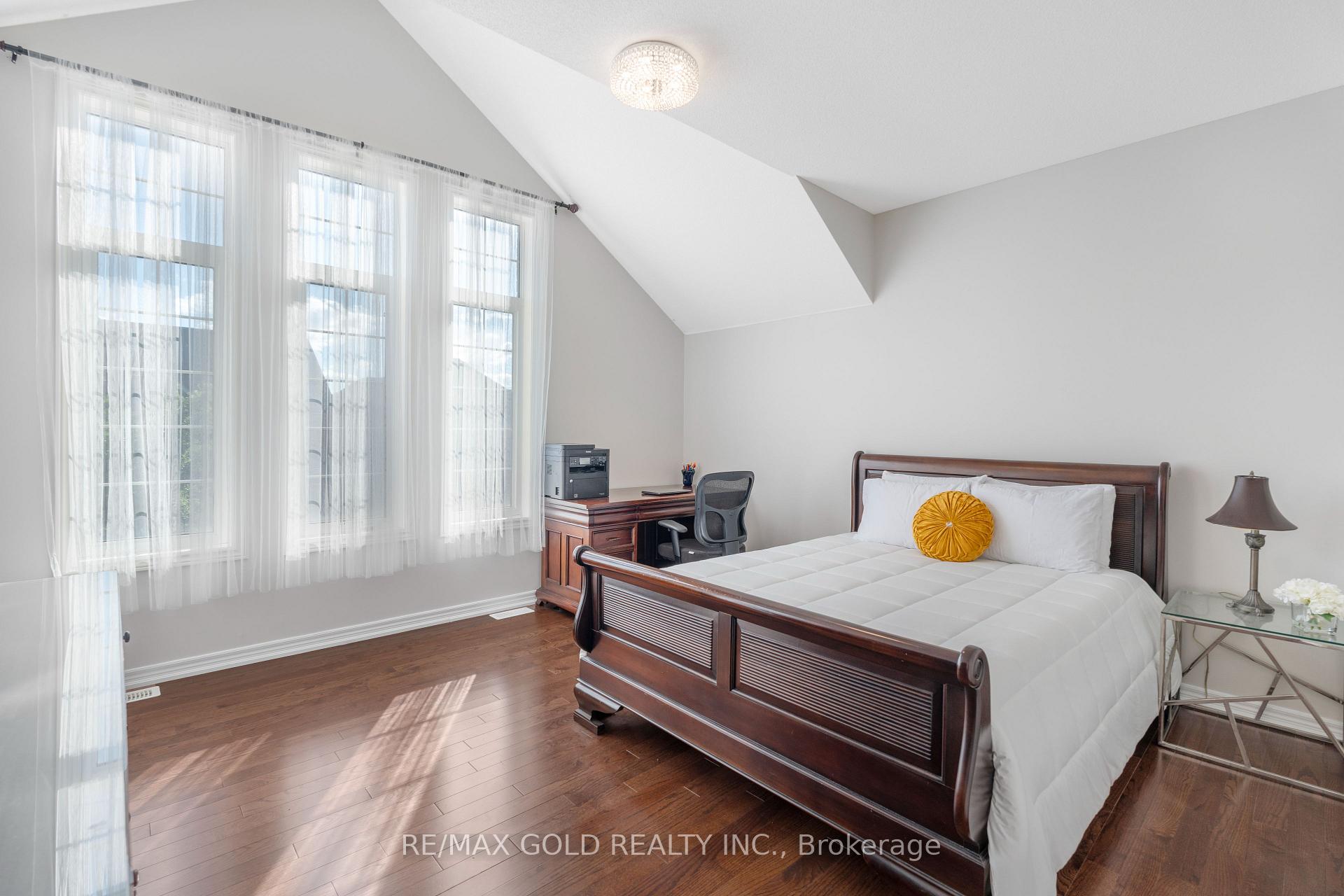 Photo 29 of 19 Bellcrest Road, Brampton, Credit Valley — HOMEH