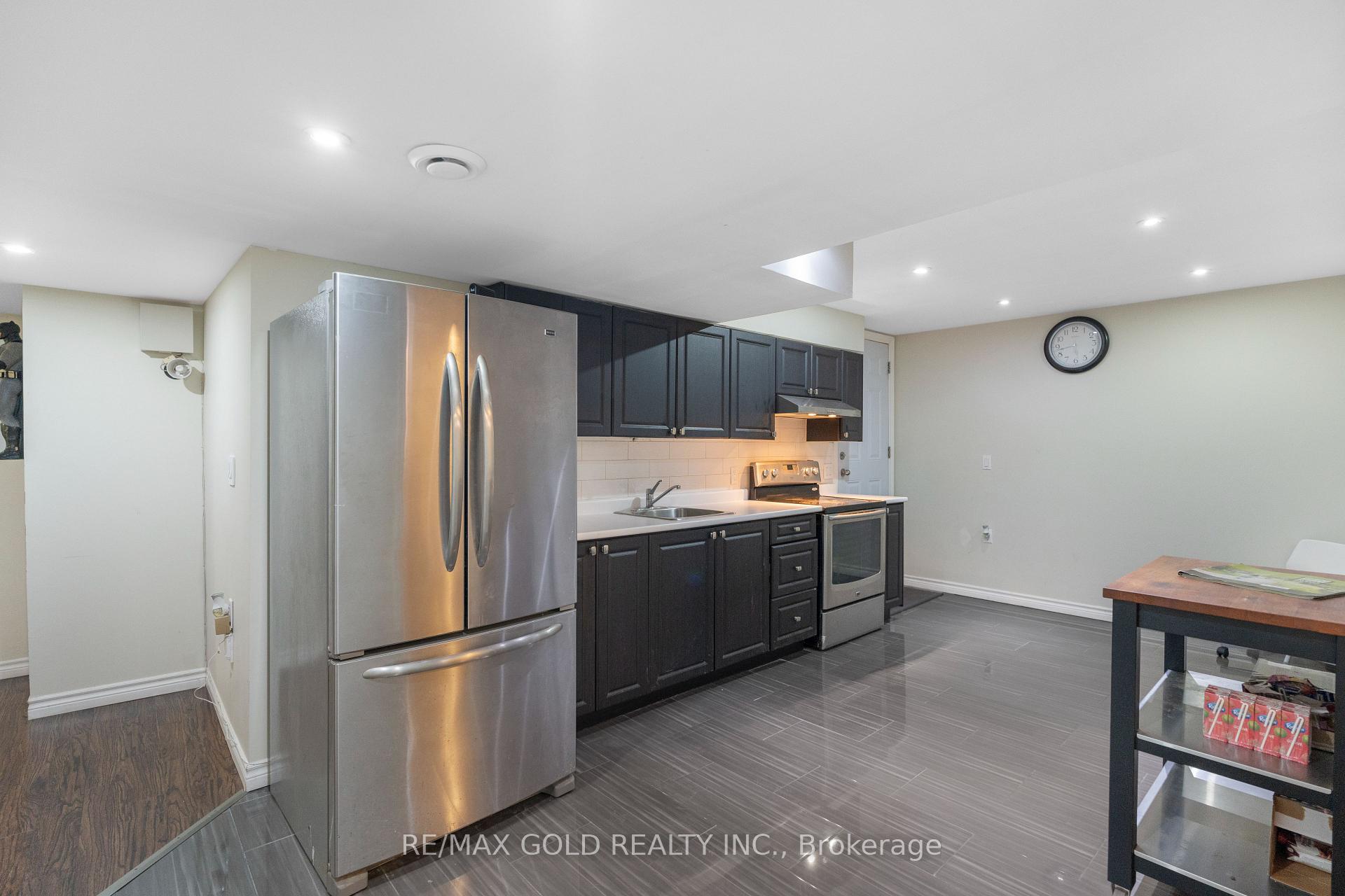 Photo 37 of 19 Bellcrest Road, Brampton, Credit Valley — HOMEH
