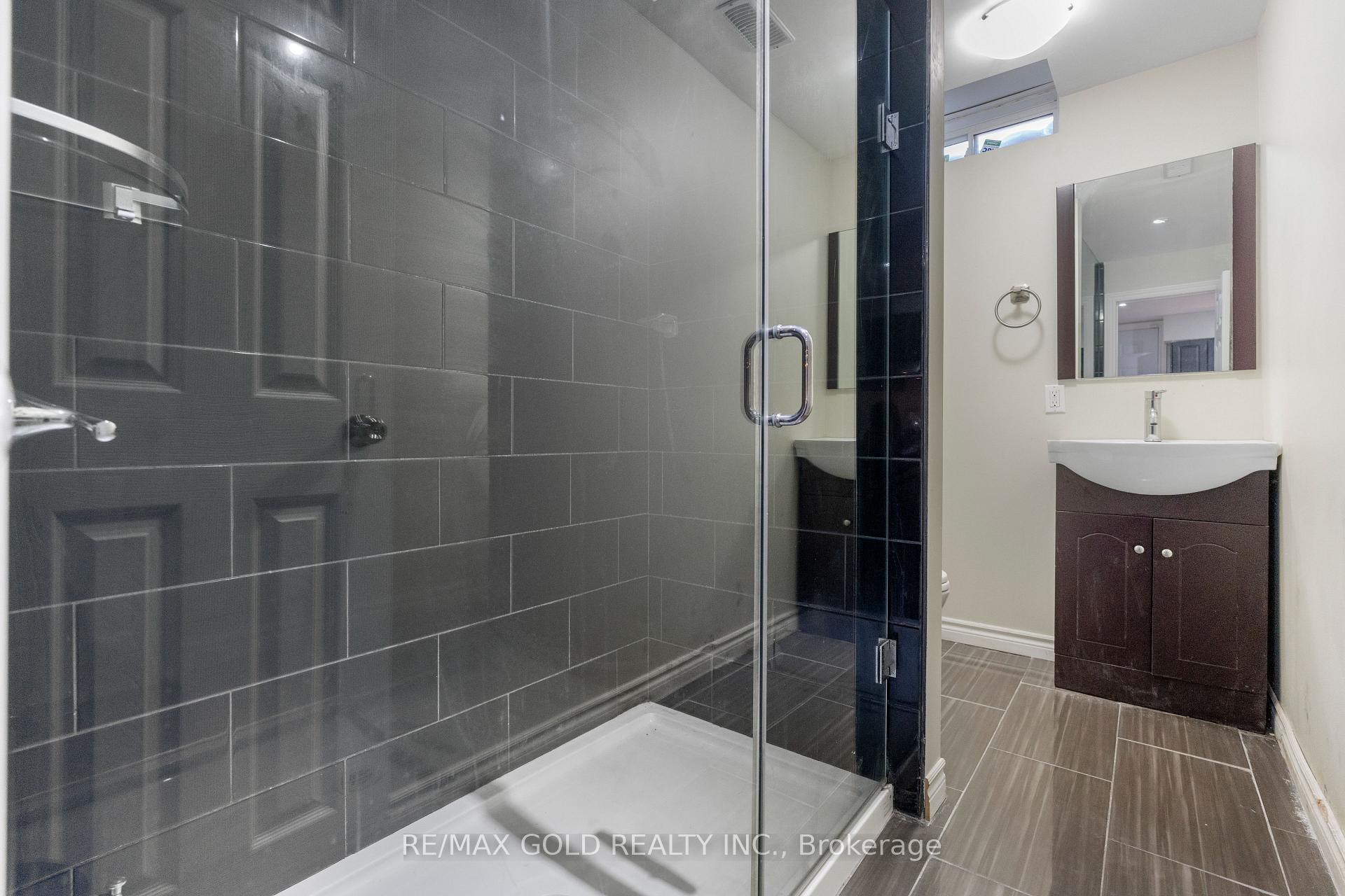 Photo 39 of 19 Bellcrest Road, Brampton, Credit Valley — HOMEH