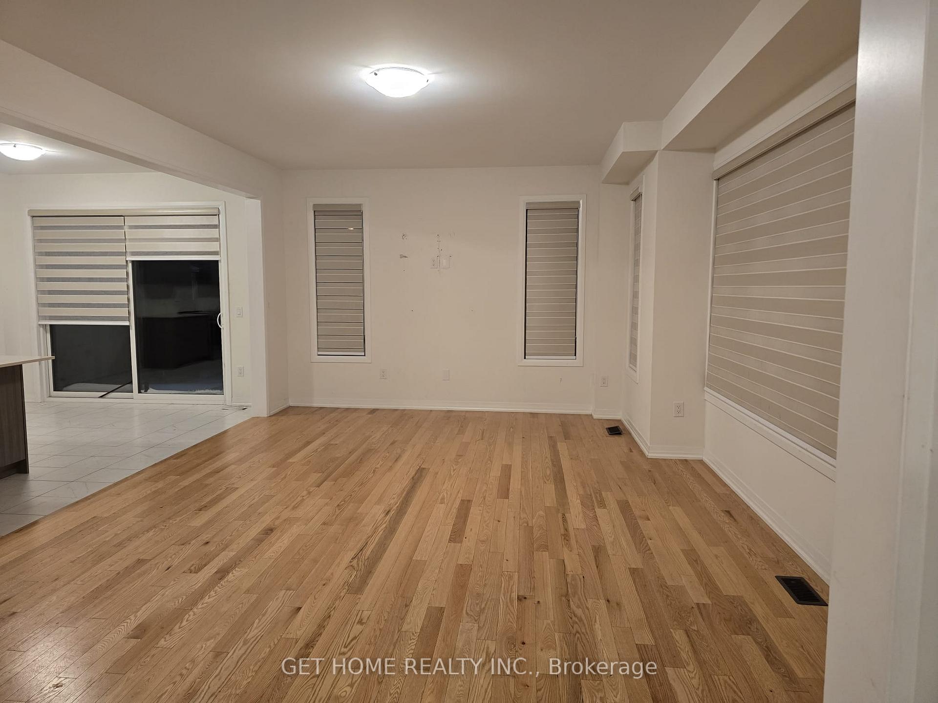 Photo 3 of 52 Crossmore Crescent, Cambridge, Westview — HOMEH