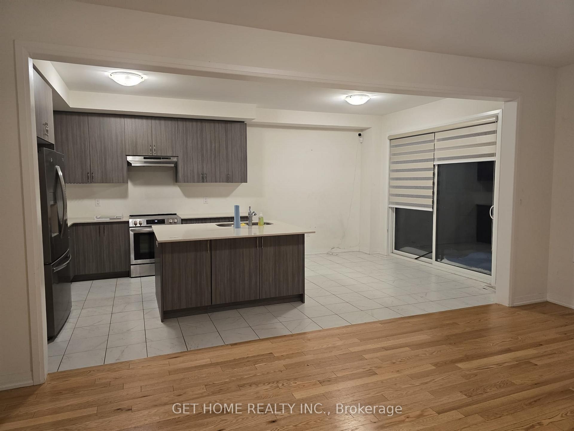 Photo 4 of 52 Crossmore Crescent, Cambridge, Westview — HOMEH