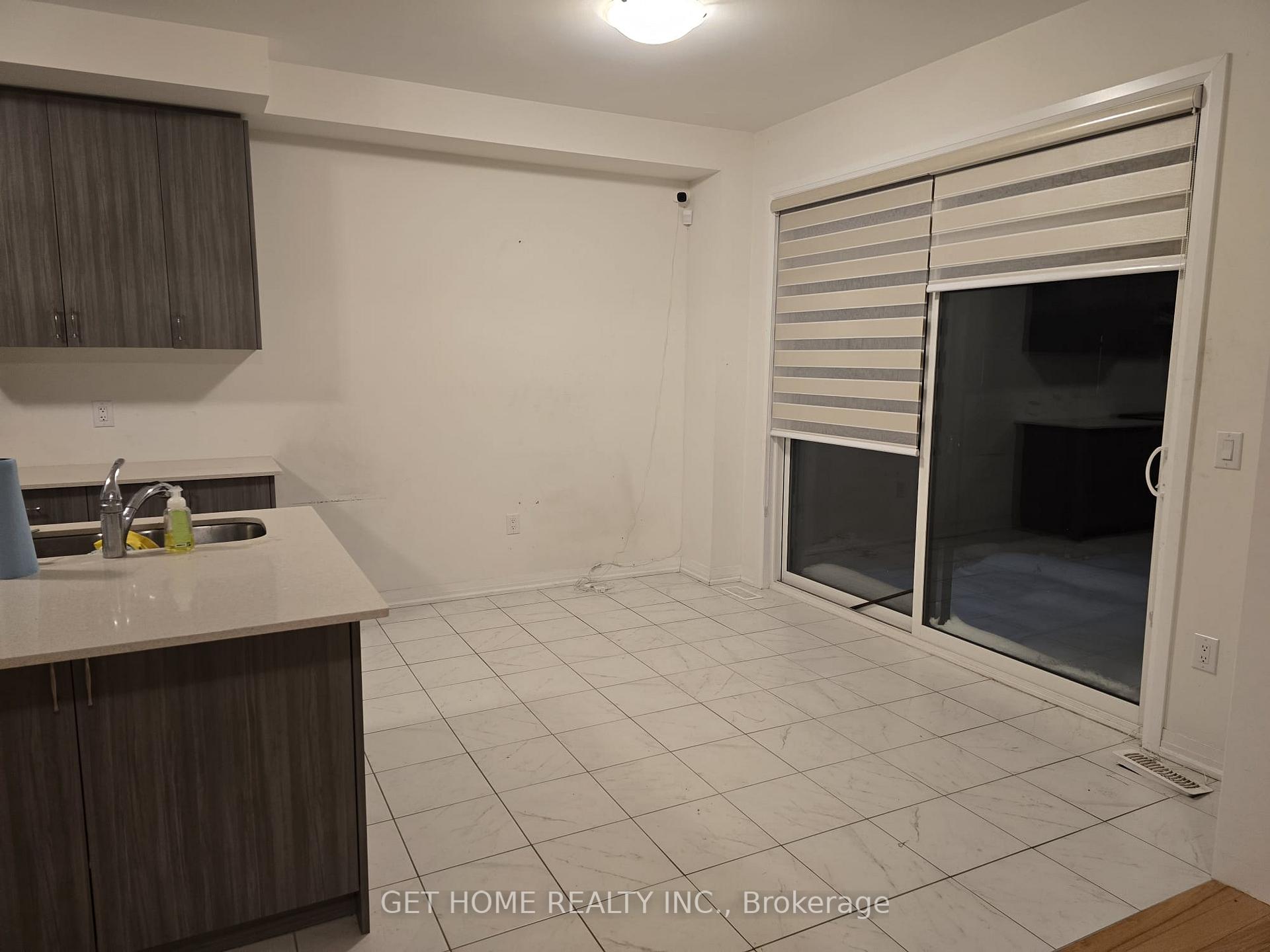 Photo 6 of 52 Crossmore Crescent, Cambridge, Westview — HOMEH