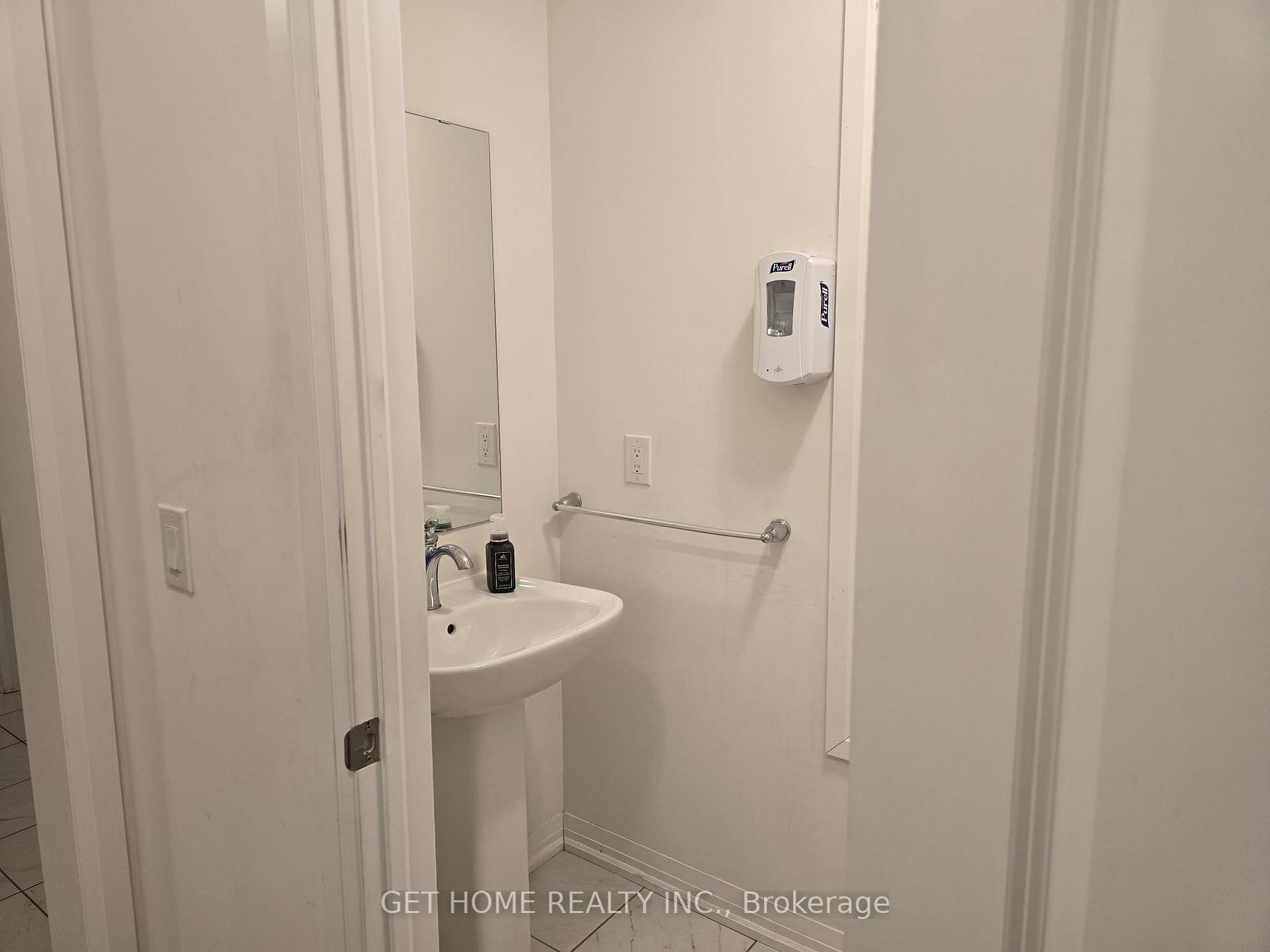 Photo 8 of 52 Crossmore Crescent, Cambridge, Westview — HOMEH
