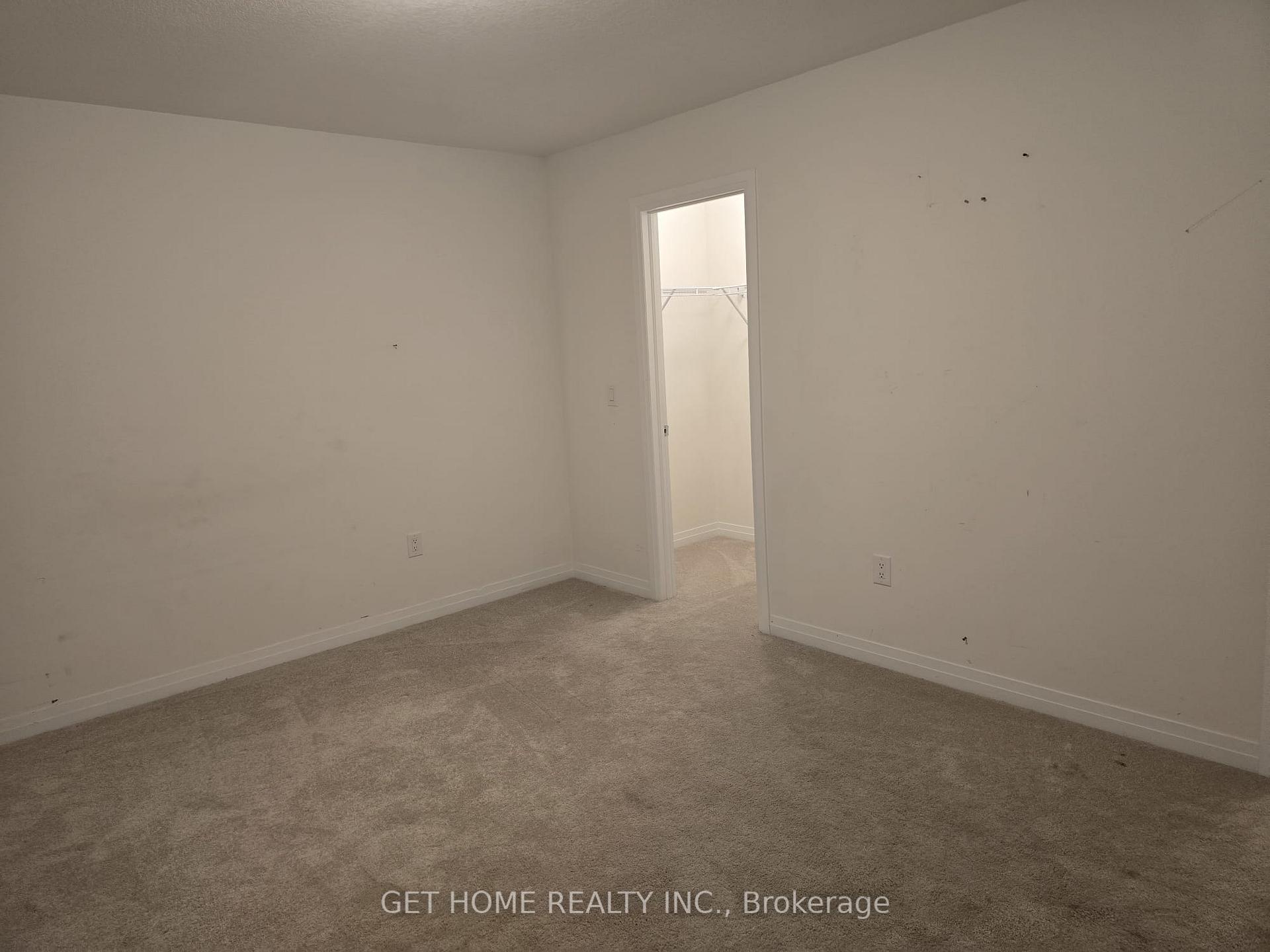 Photo 23 of 52 Crossmore Crescent, Cambridge, Westview — HOMEH