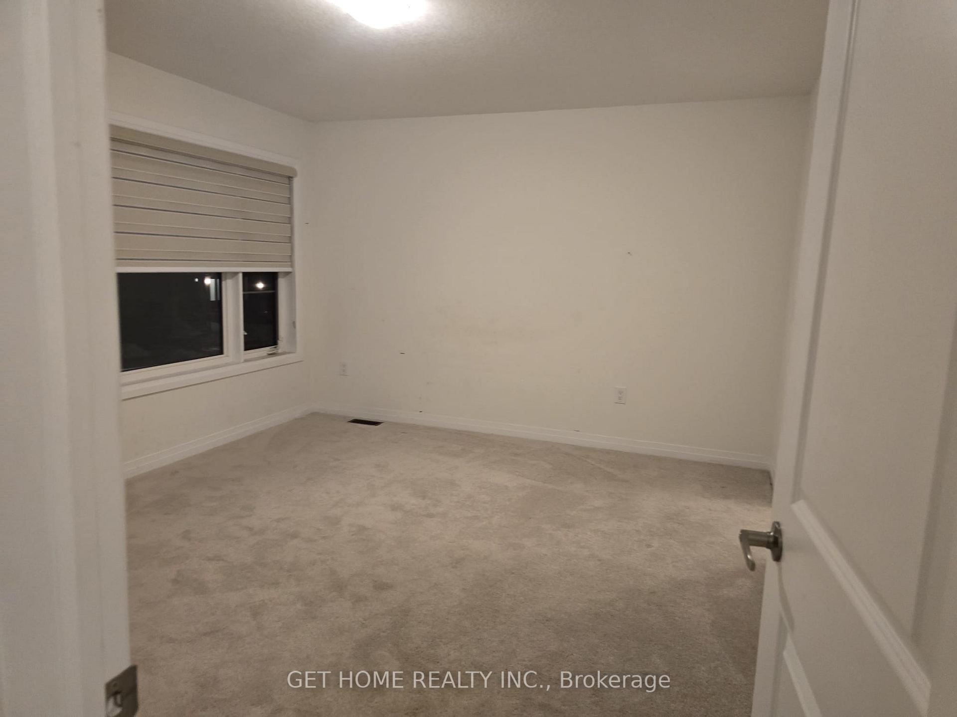 Photo 25 of 52 Crossmore Crescent, Cambridge, Westview — HOMEH