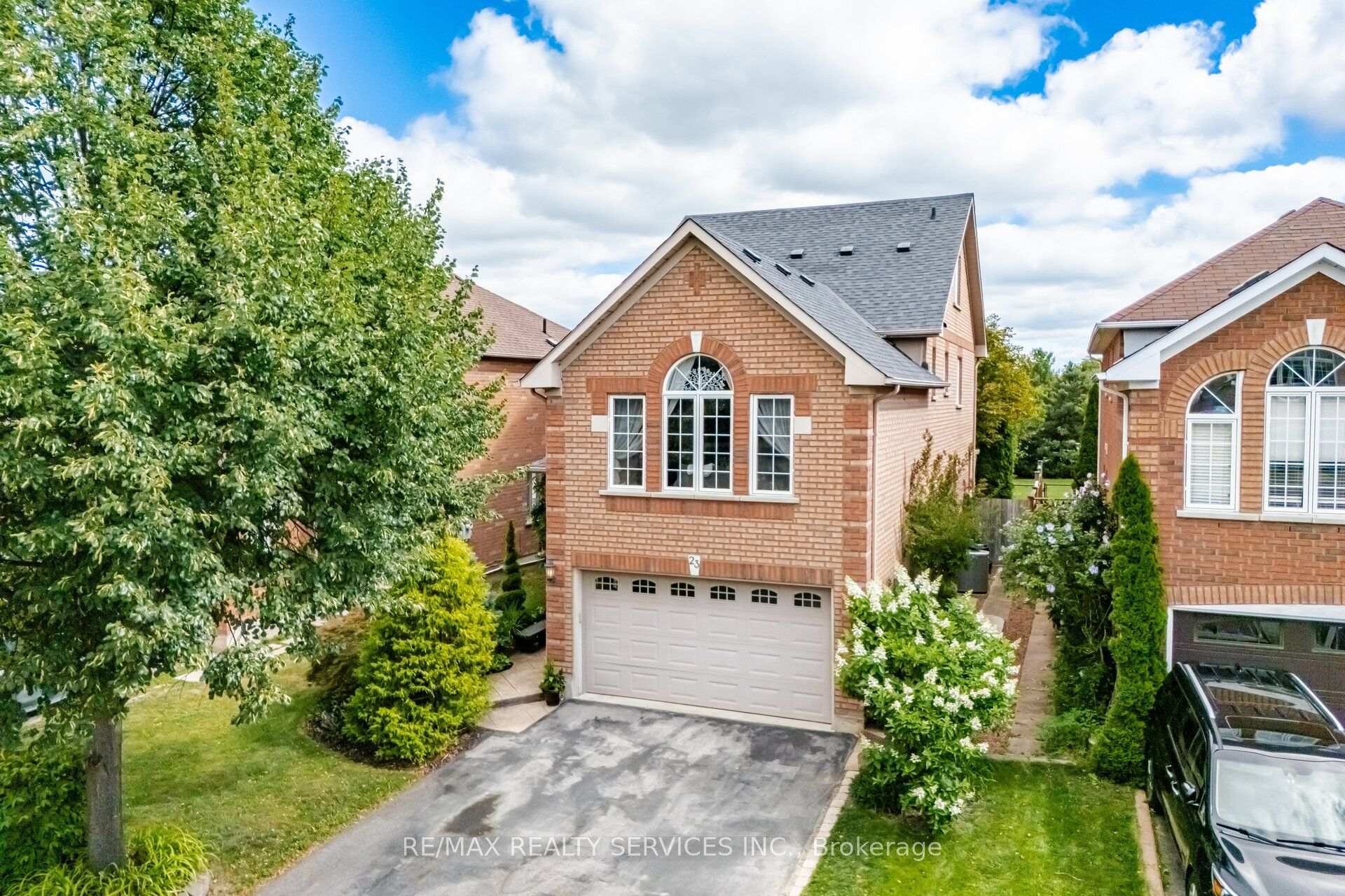 Photo 2 of 23 Swansea Meadows Drive, Brampton, Northwest Sandalwood Parkway — HOMEH