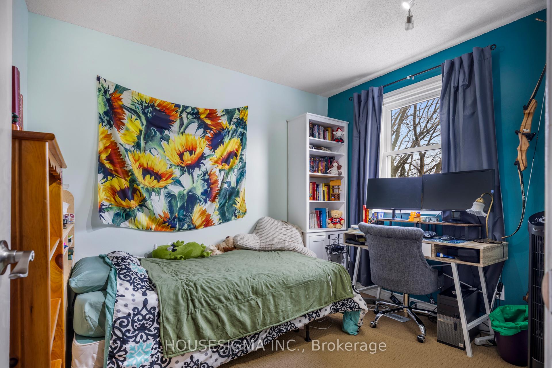 Photo 26 of 18 Jennifer Gardens, London, North B — HOMEH