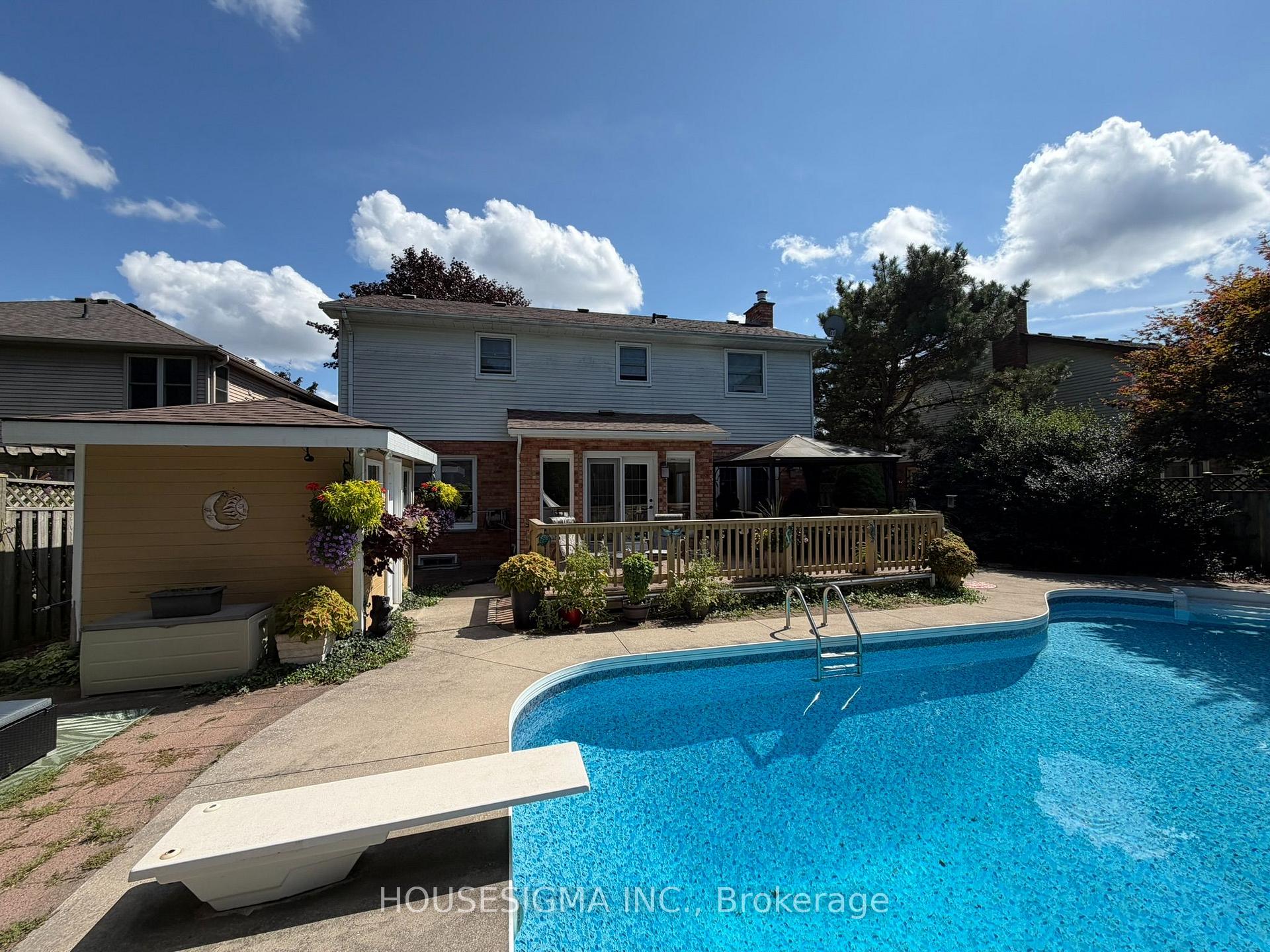 Photo 46 of 18 Jennifer Gardens, London, North B — HOMEH