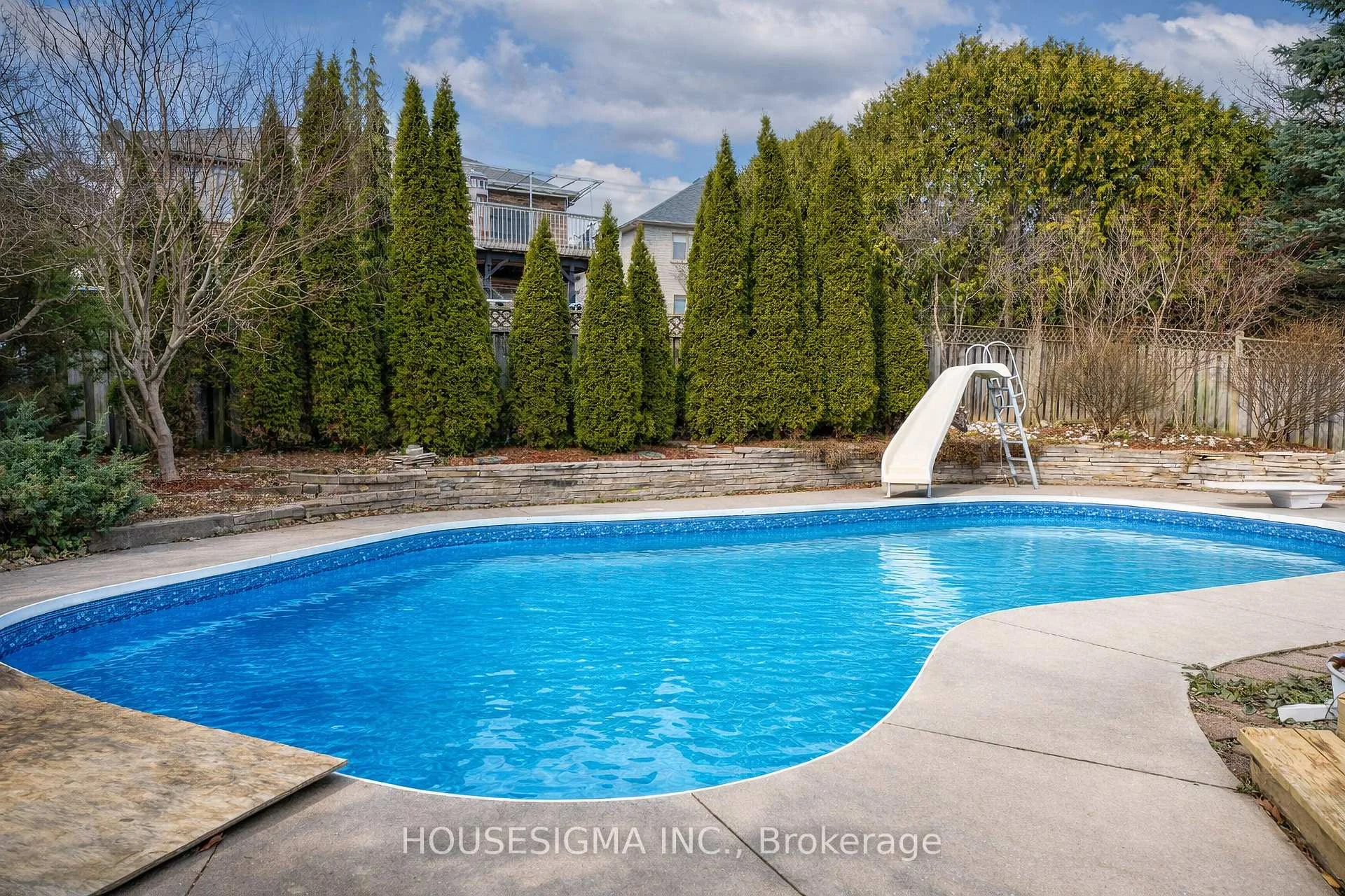 Photo 6 of 18 Jennifer Gardens, London, North B — HOMEH
