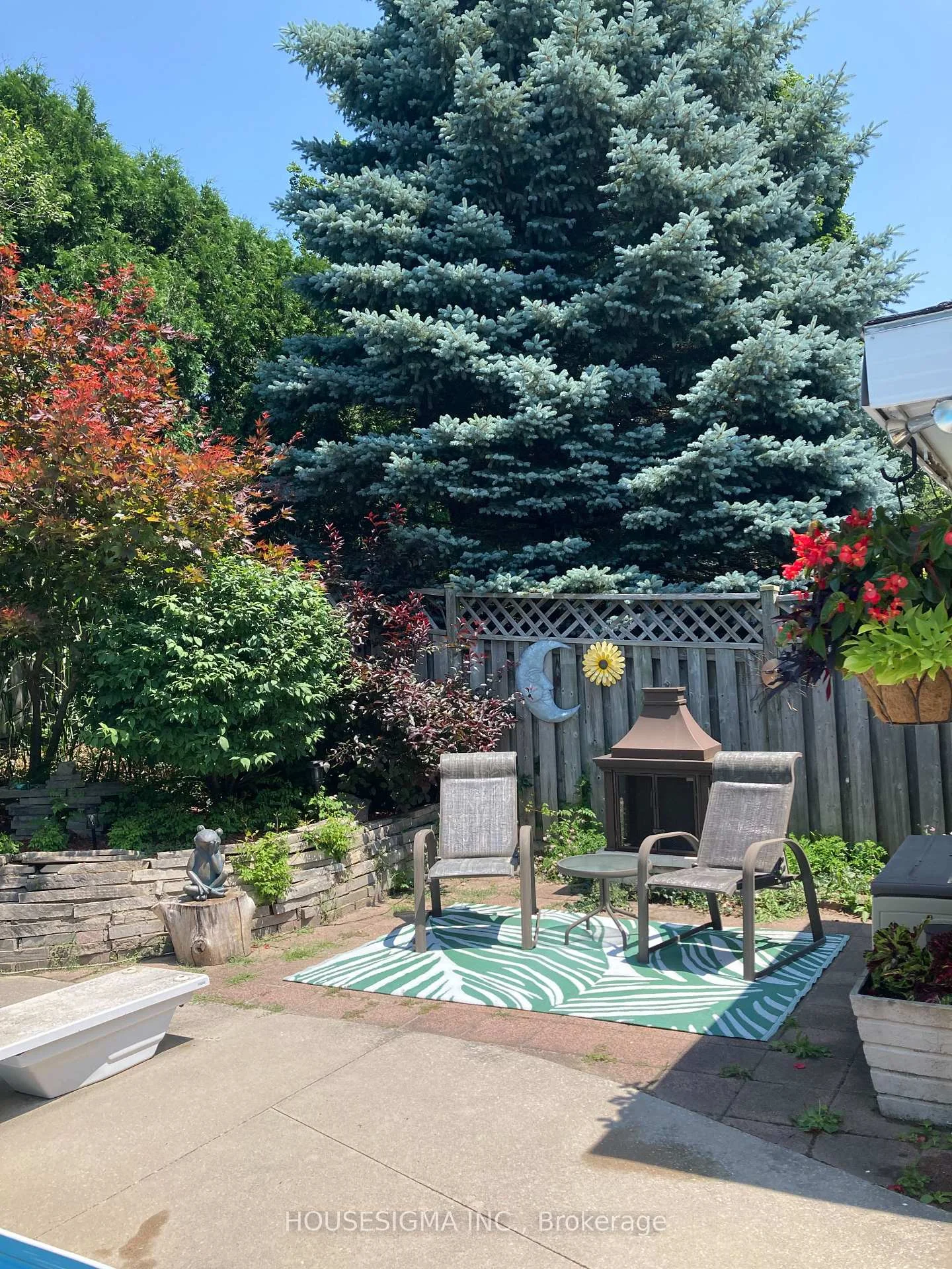 Photo 44 of 18 Jennifer Gardens, London, North B — HOMEH