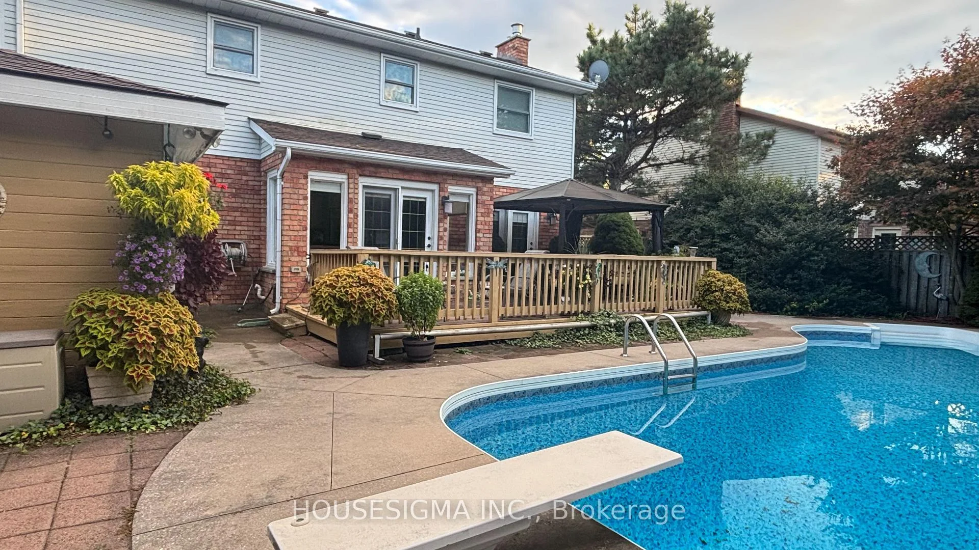 Photo 51 of 18 Jennifer Gardens, London, North B — HOMEH