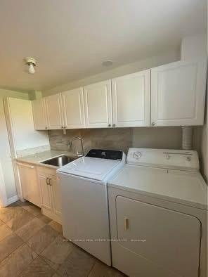 Photo 11 of 3589 Birchmeadow Crescent, Mississauga, Applewood — HOMEH