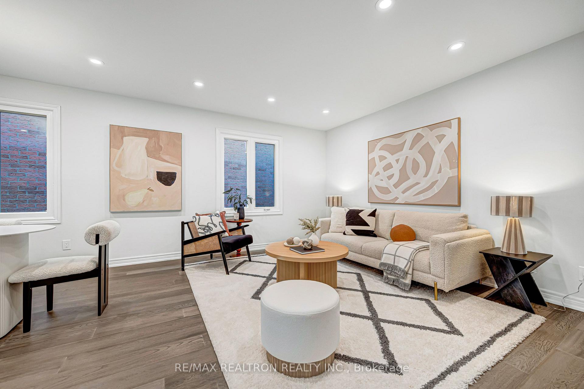 Photo 5 of 120 Brookmill Drive, Vaughan, Brownridge — HOMEH